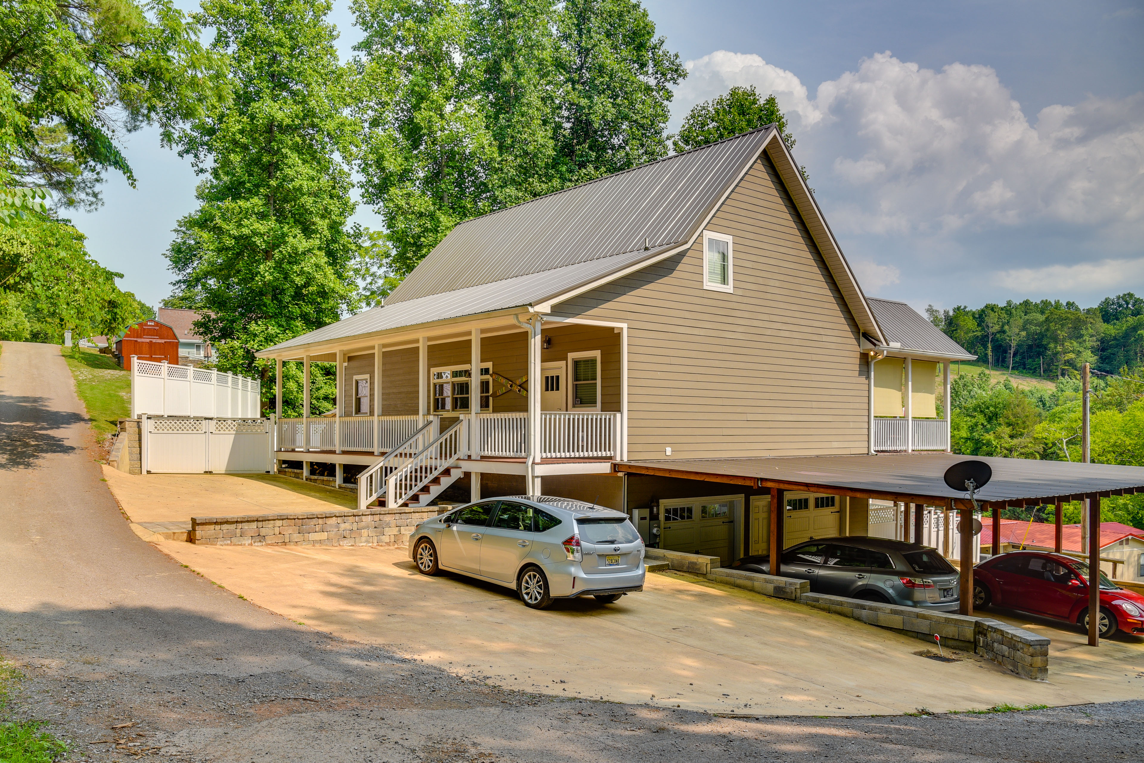 Modern Tims Ford Lake Home w/ Private Dock & Pool!