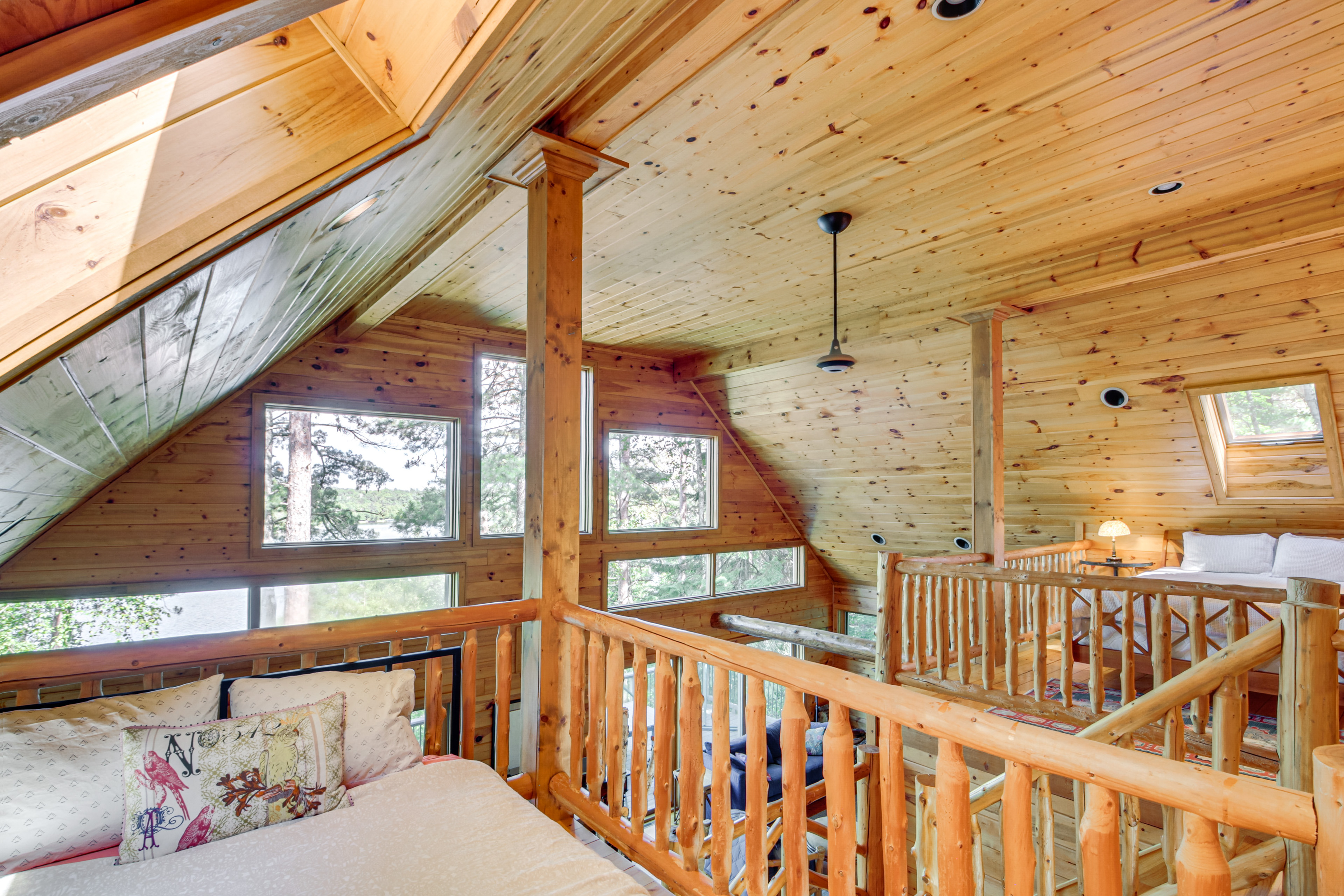 Thunder Lake Escape + Boat Dock!