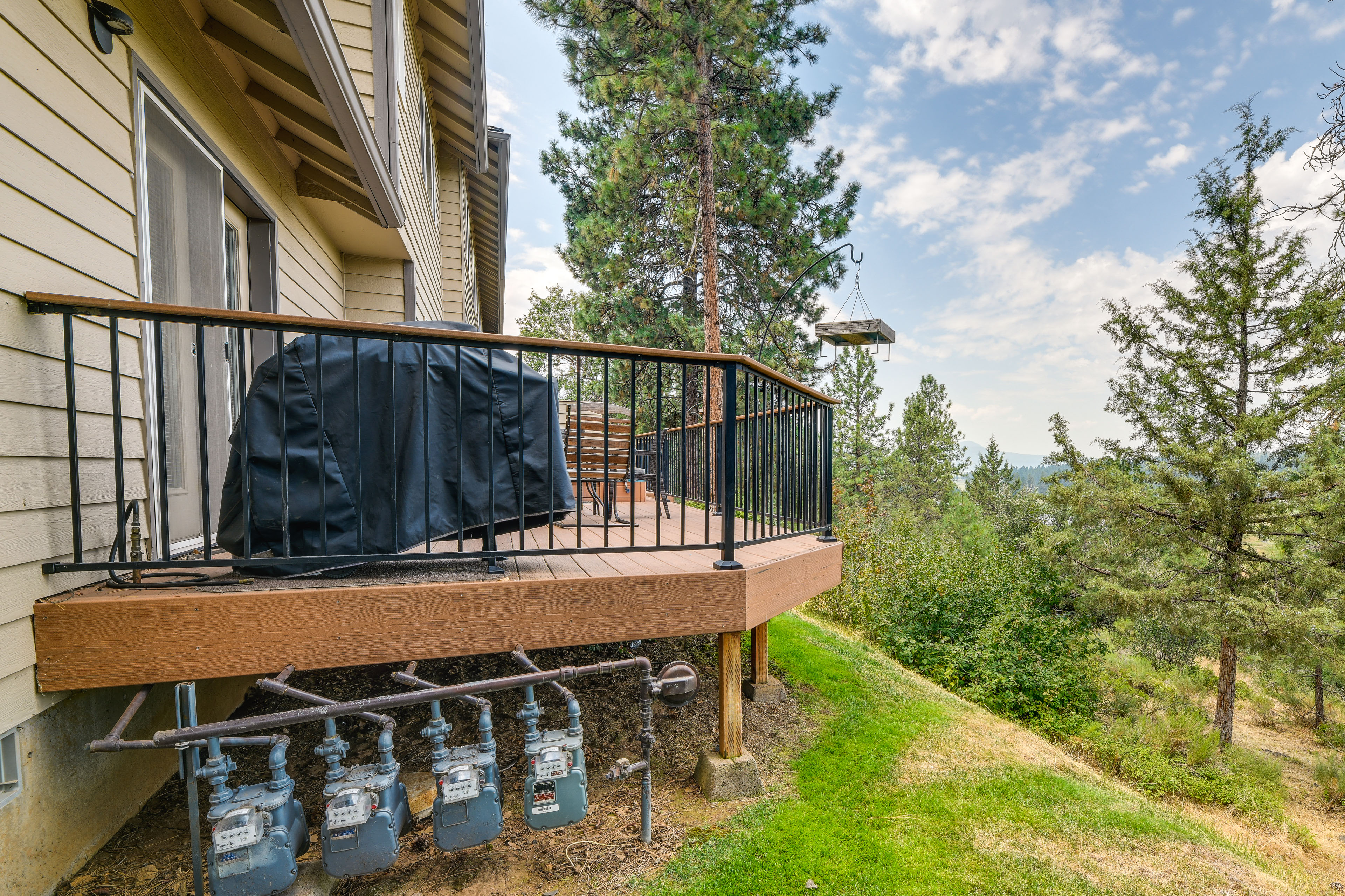 Property Image 1 - Resort-Style Klamath Falls Home, Golf Course View!