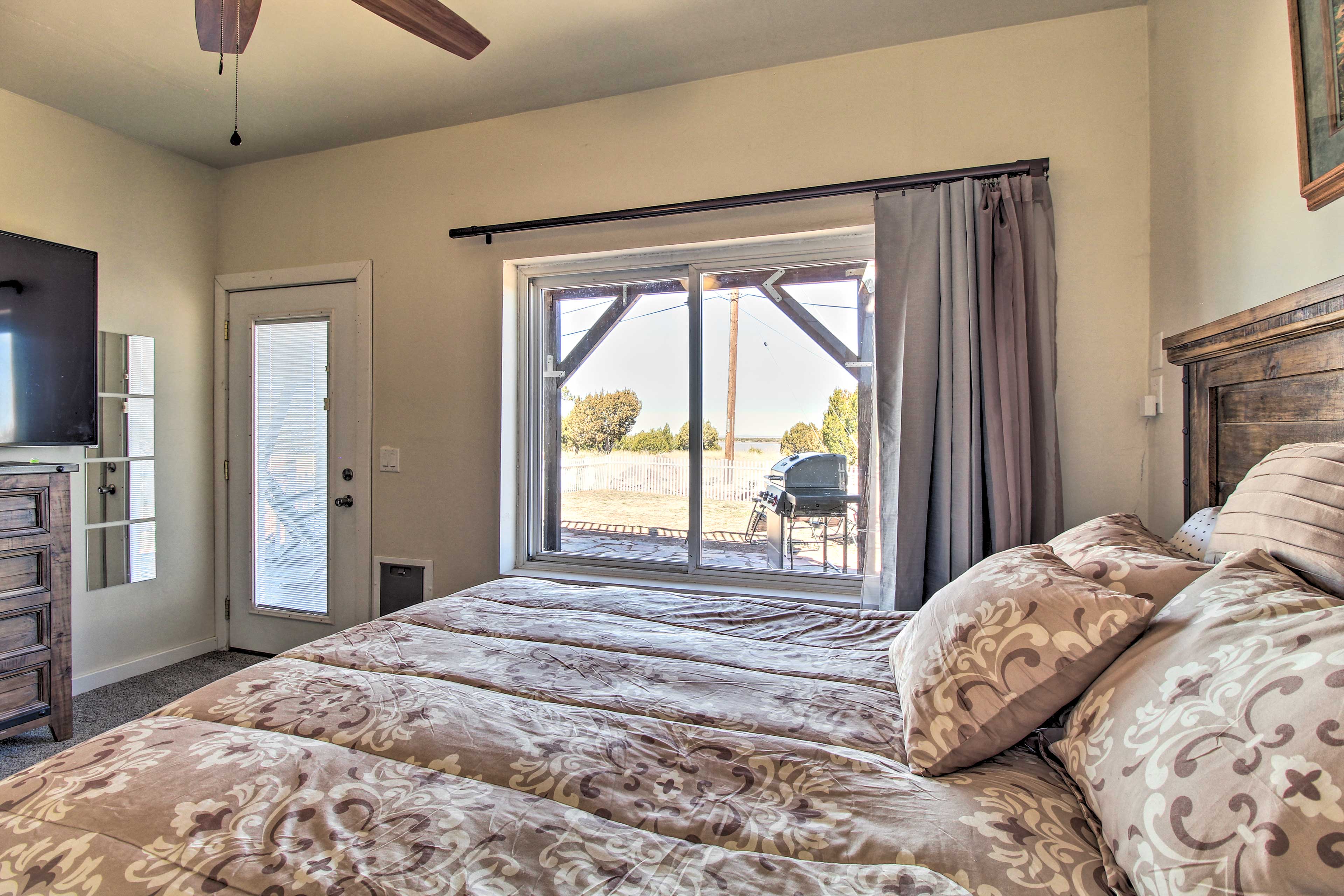 Near White Mountain Lake: Home w/ Balcony & Patio