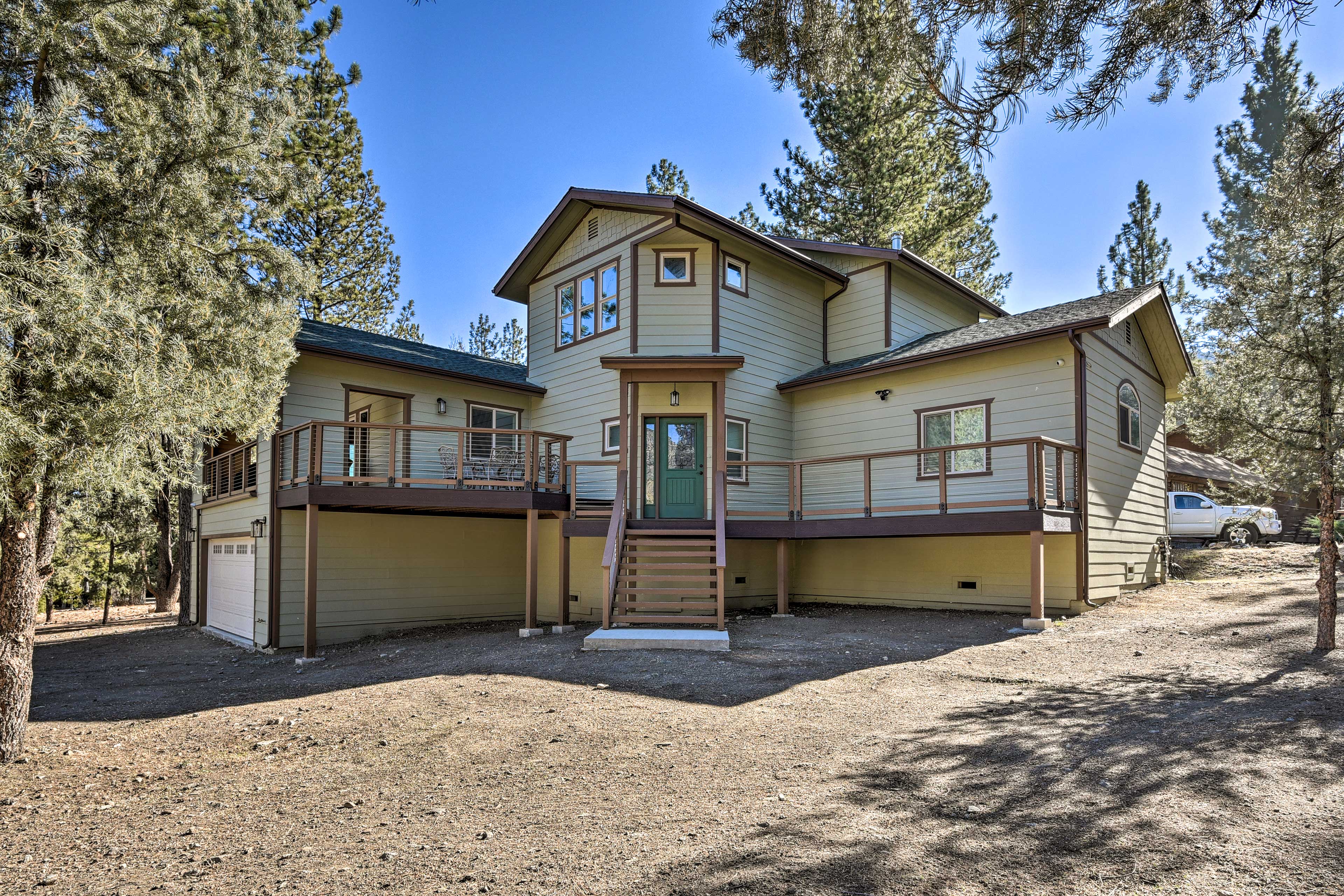 Property Image 1 - Cozy Pine Mountain Club Cabin w/ Large Deck