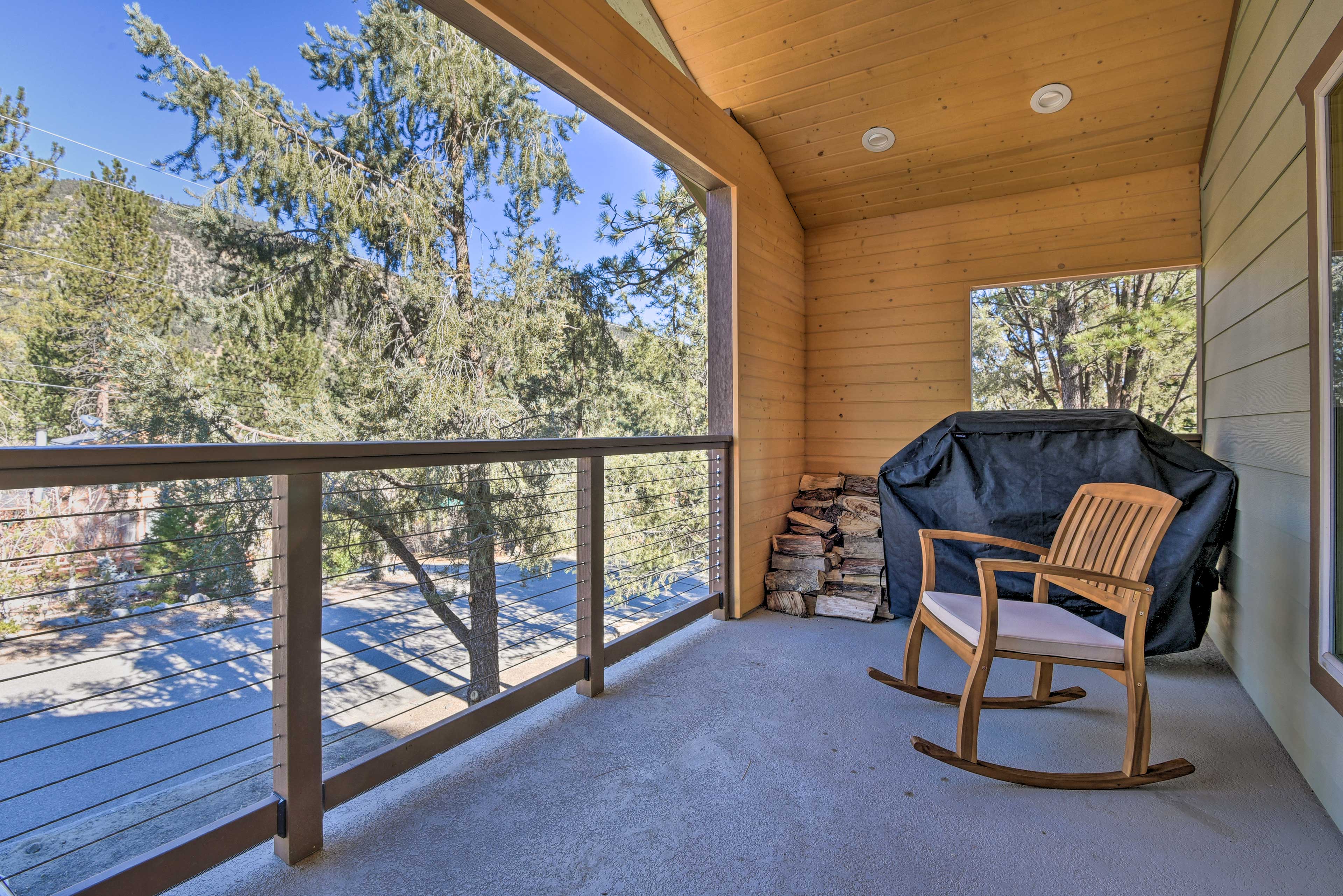 Property Image 2 - Cozy Pine Mountain Club Cabin w/ Large Deck