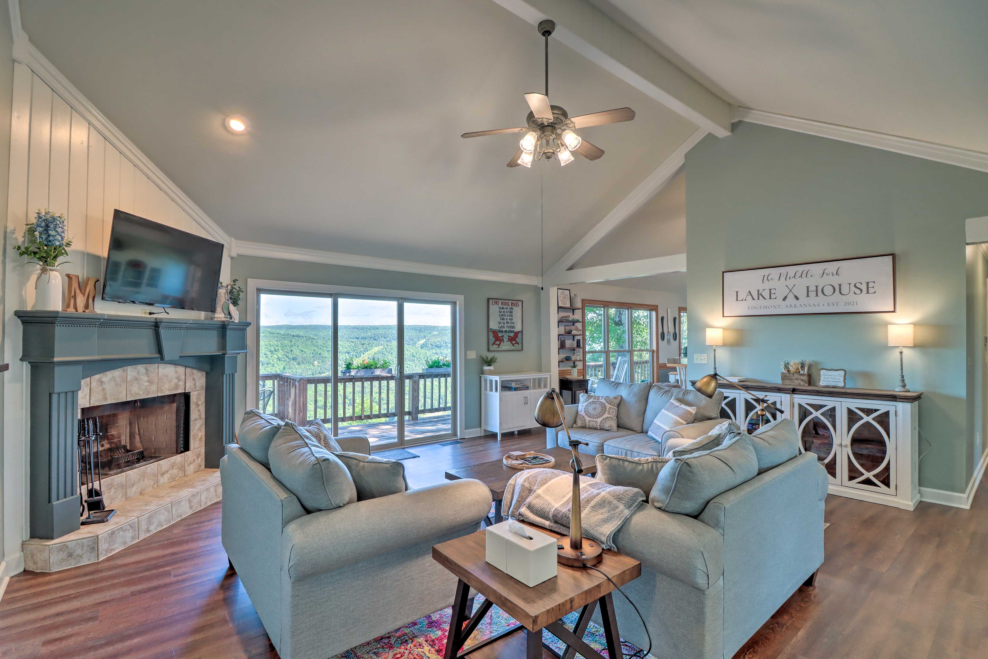 Rustic Lake-View Home Near Greers Ferry Lake