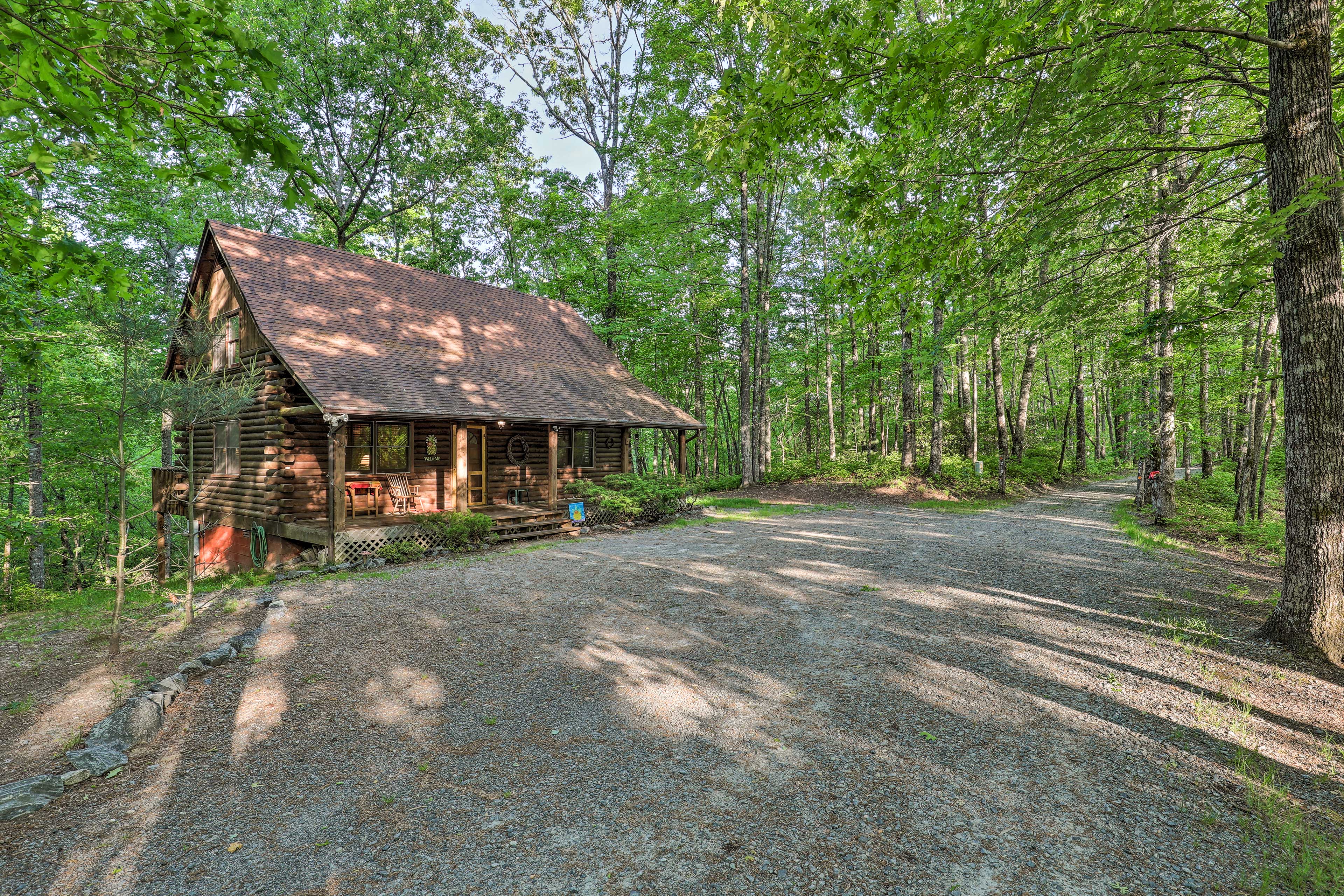 Serene Brevard Cabin ~ 7 Miles to State Forest!