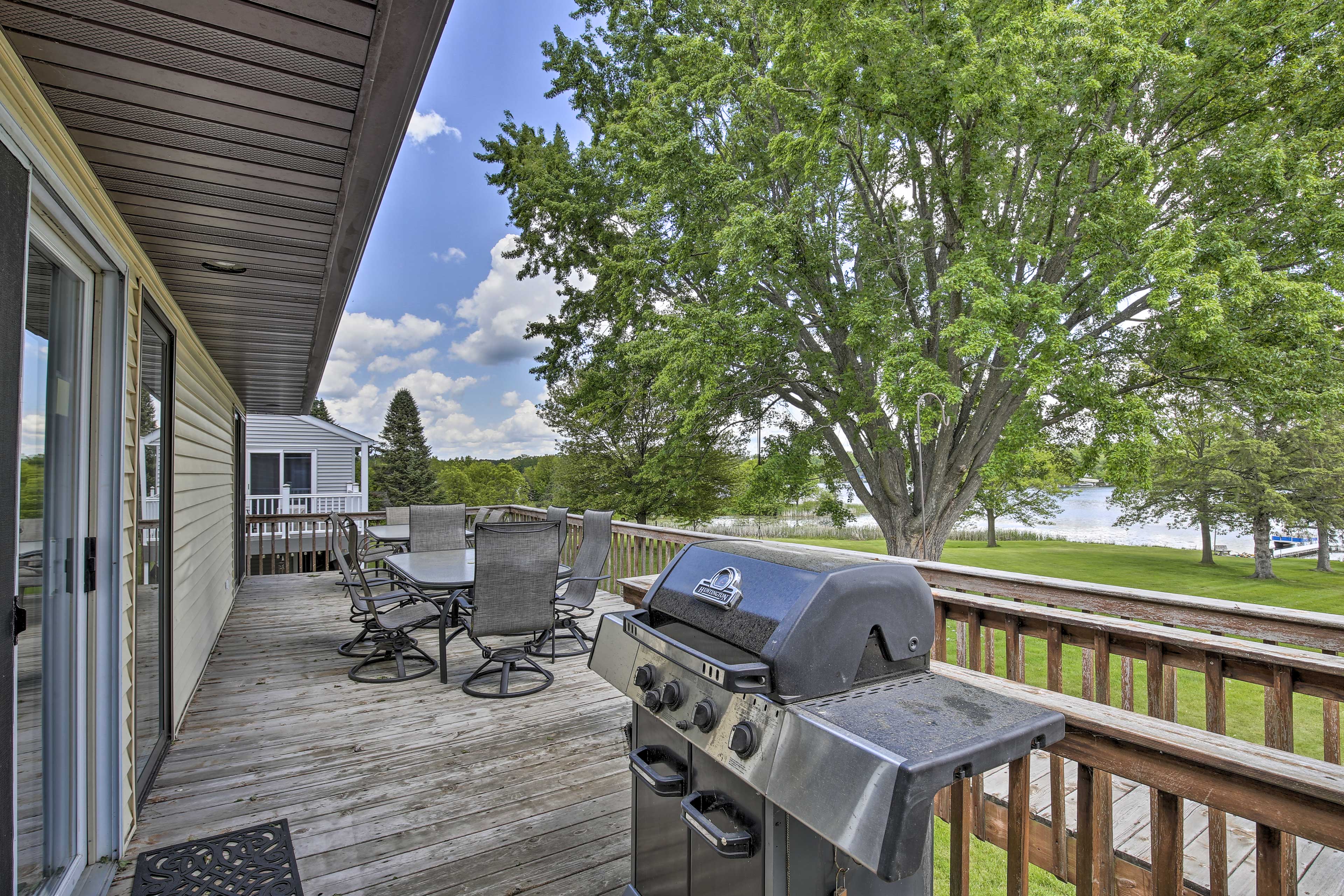 Property Image 2 - ’Cumberland Retreat’ w/ Lakefront Yard & Dock