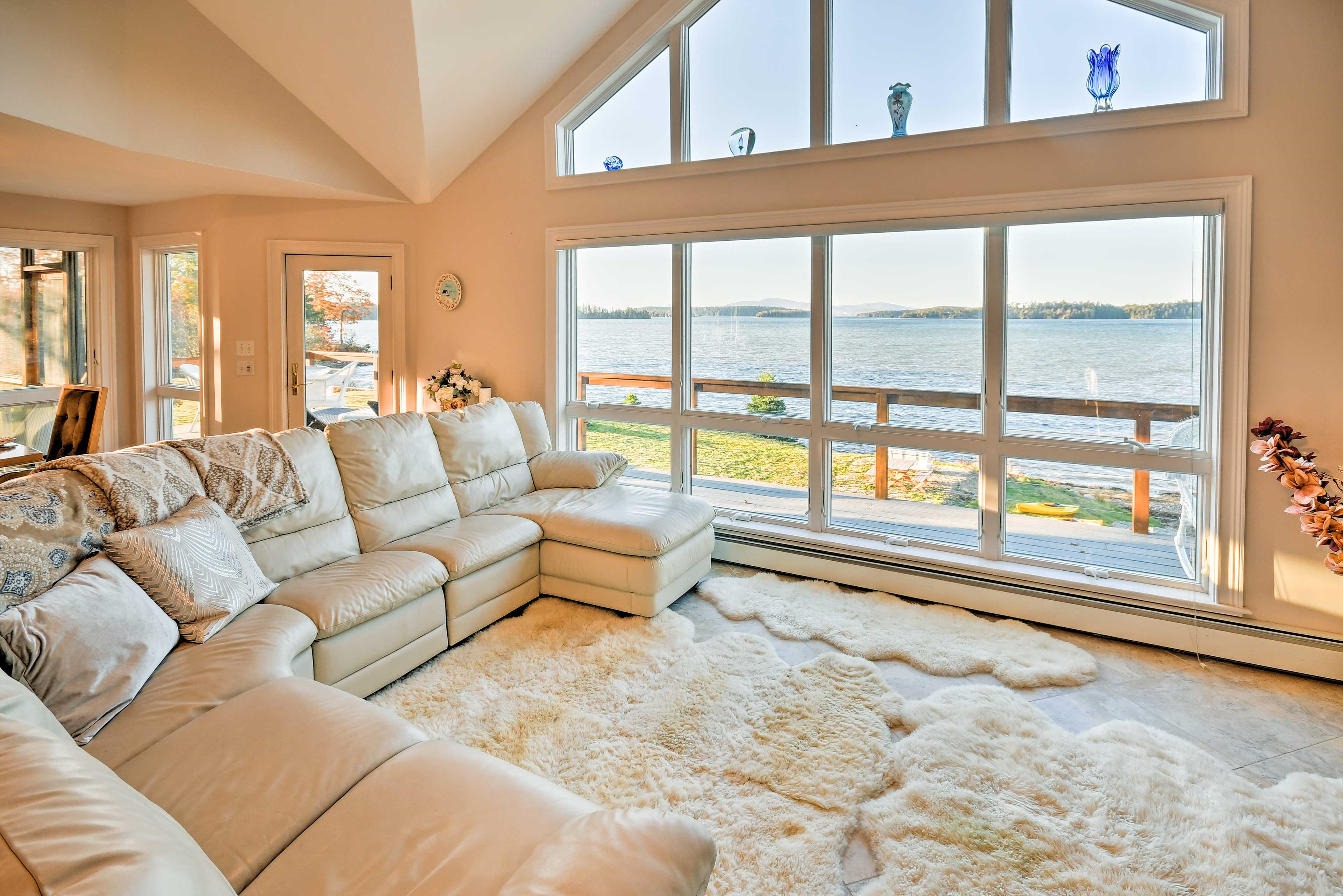 Luxurious Oceanfront Flanders Bay Home w/ Kayaks!