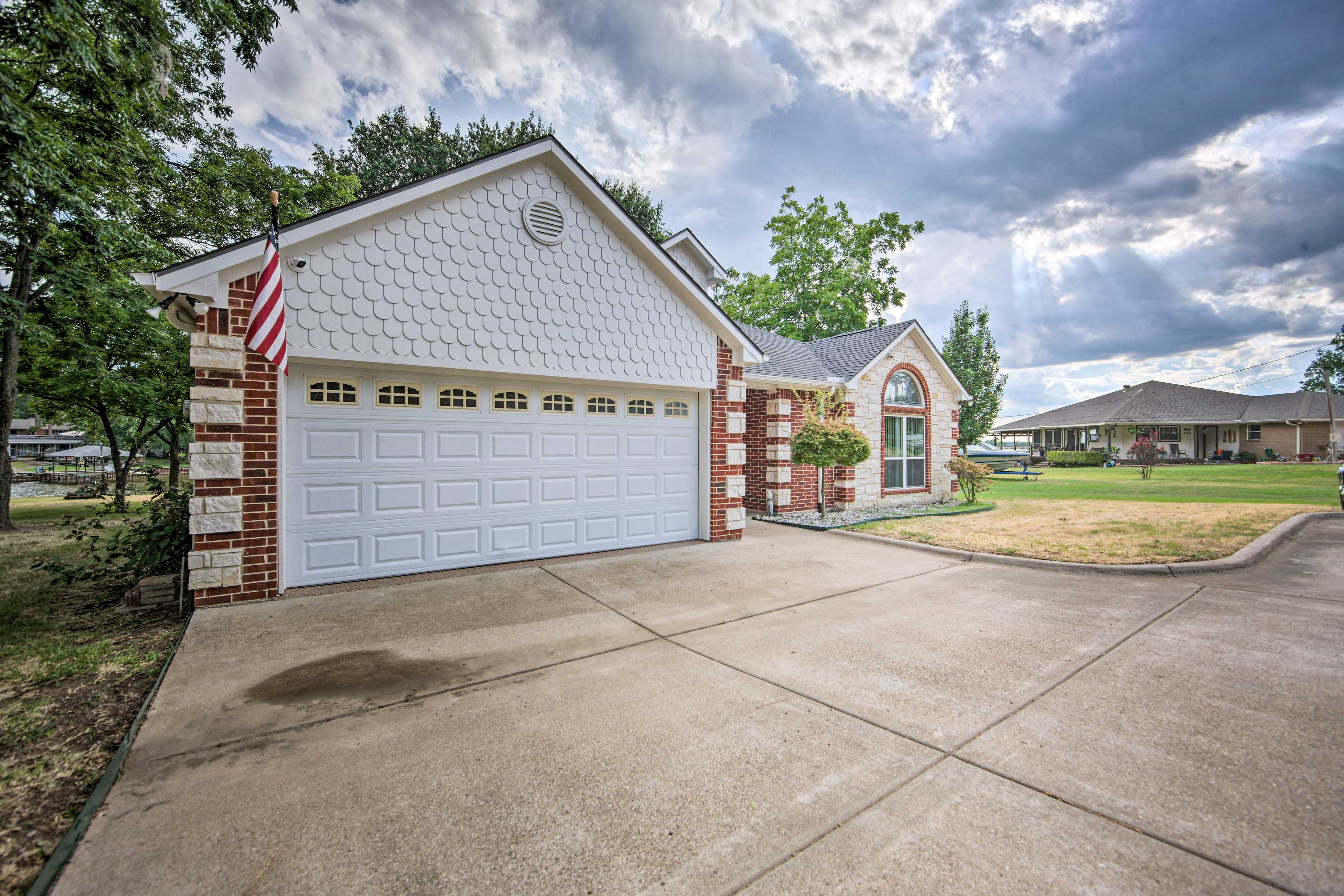 Property Image 2 - Gun Barrel City Lake House w/ Dock & Sunset Views!