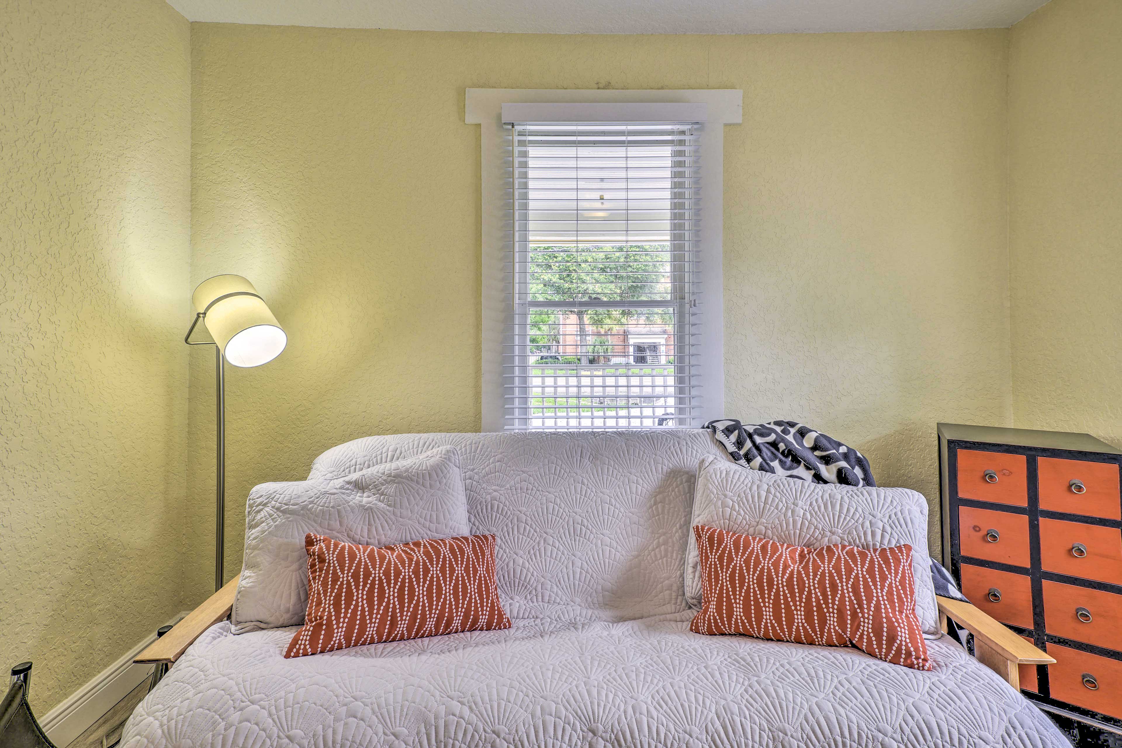 Family Home: Walk to Downtown & Stetson Univ!