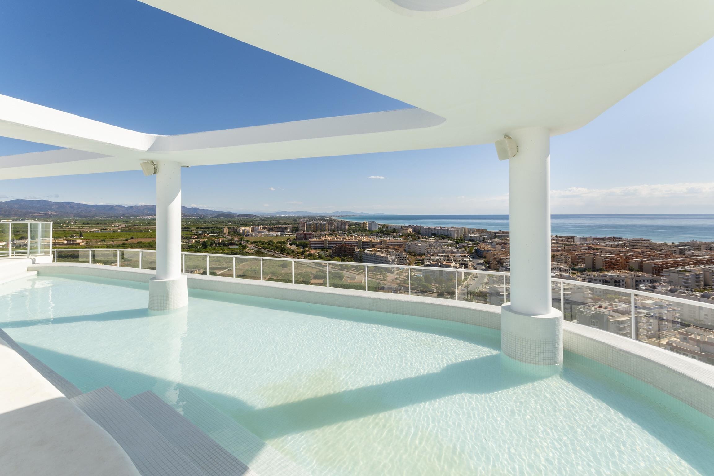Property Image 2 - GRAN CANET - Fabulous apartment with sea views - Free Wifi