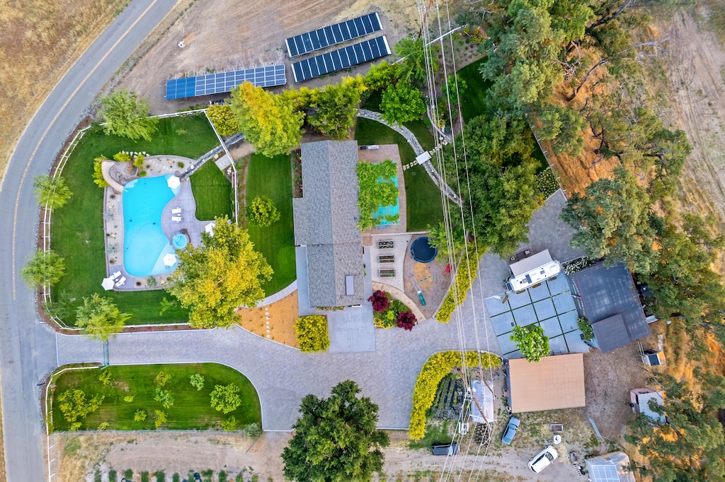 It's all yours, and you'll be minutes from wineries and also dow