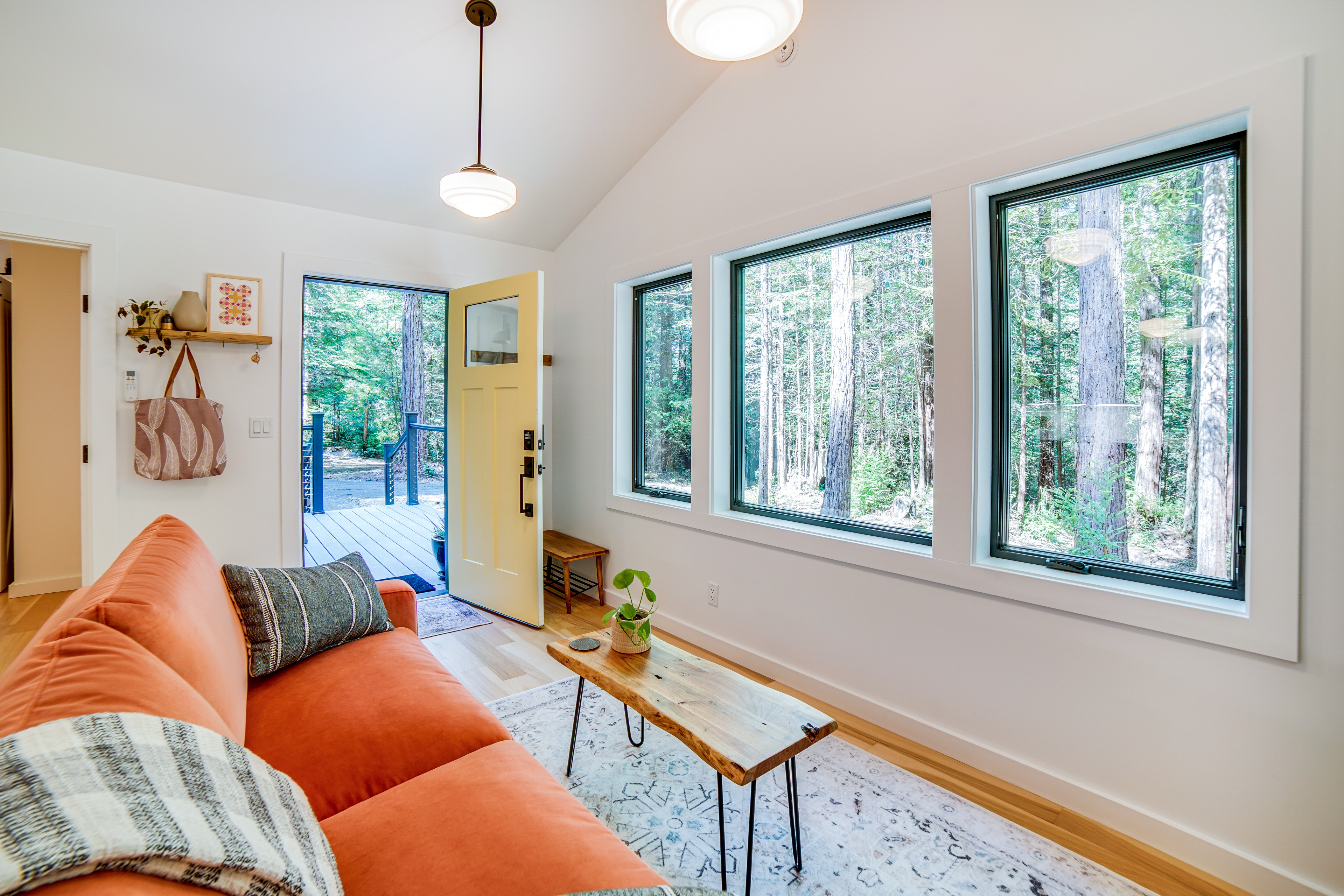 Peaceful Mendocino Cottage Surrounded By Redwoods