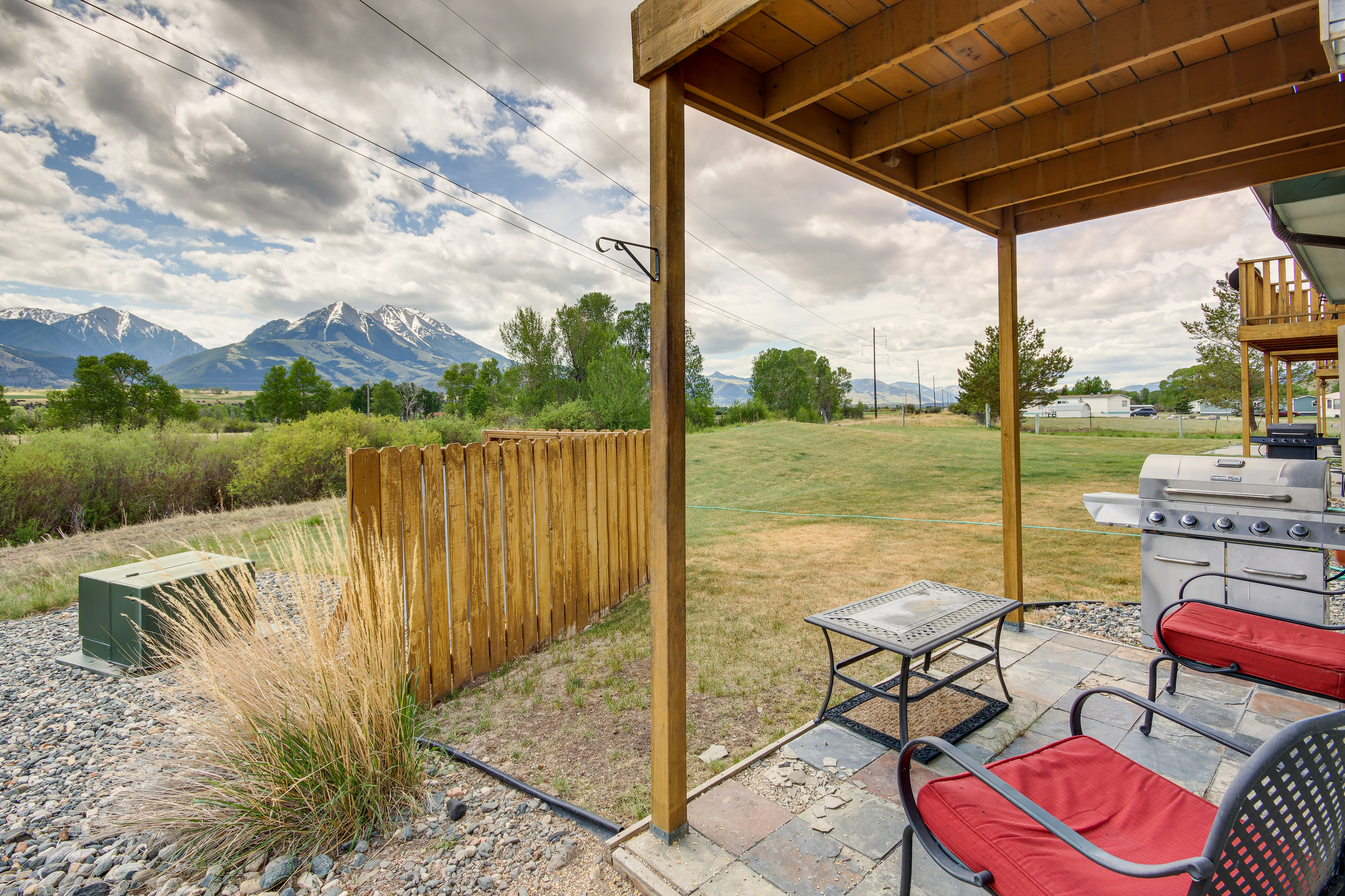 Property Image 1 - Montana Vacation Rental: 32 Mi to Yellowstone!