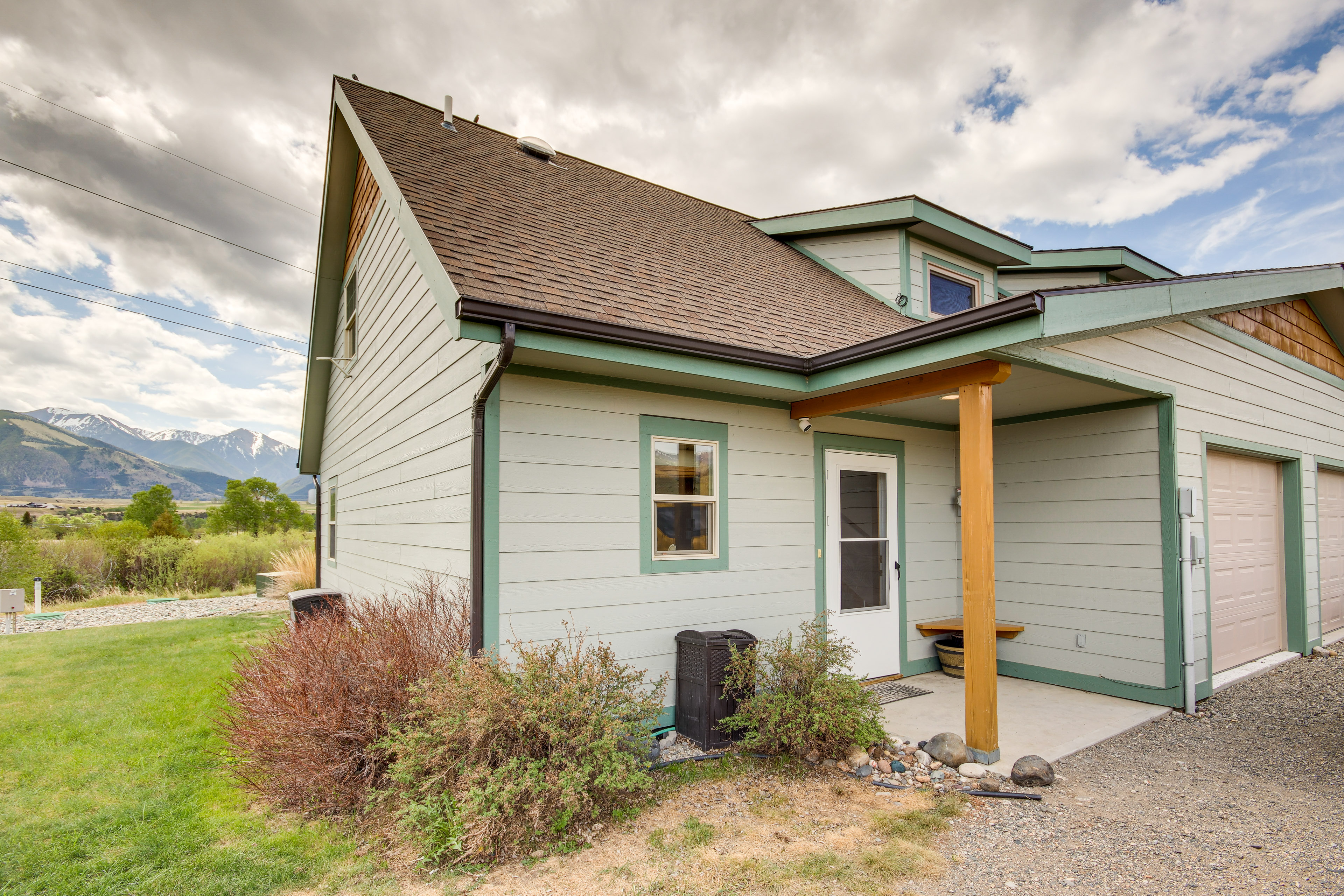 Property Image 2 - Montana Vacation Rental: 32 Mi to Yellowstone!