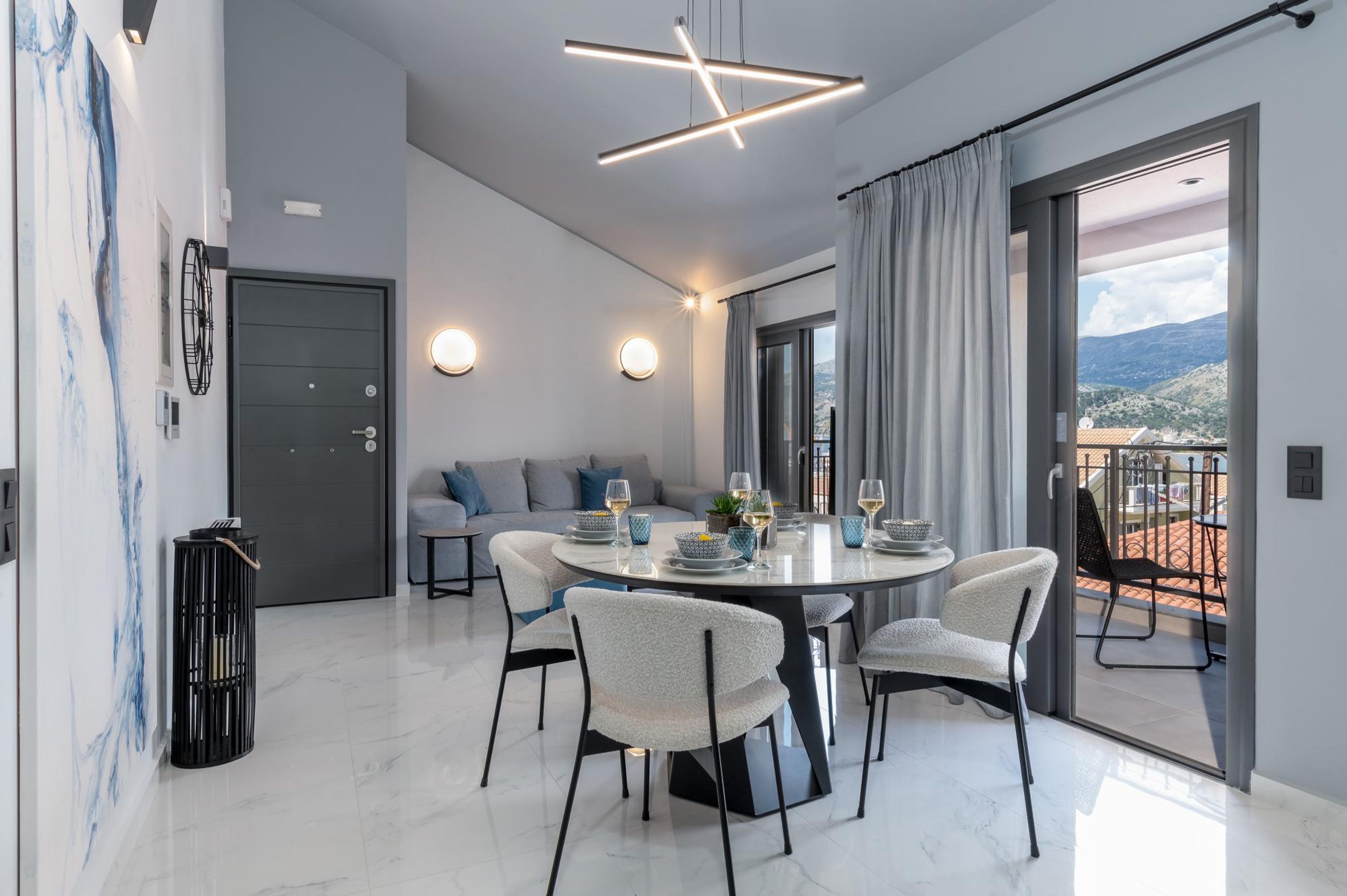 Property Image 1 - Deluxe 2br Suite with sea views to Argostoli bay