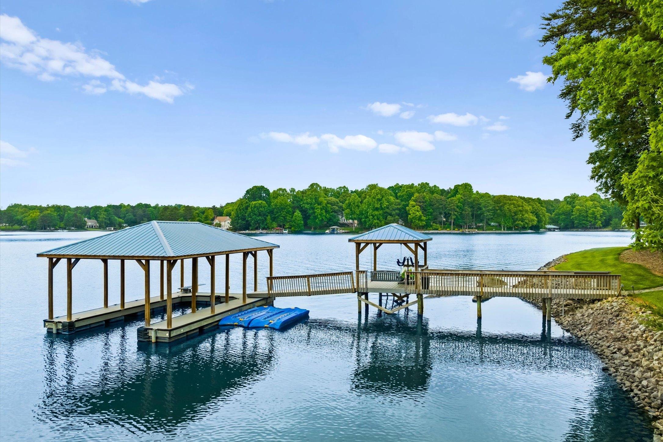 Property Image 2 - Grand Bay w/Hot Tub, 440’ Shoreline & Optional Boat Rental