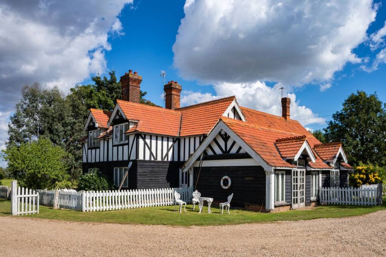 Property Image 1 - Osea Island: Cottage Sanctuary