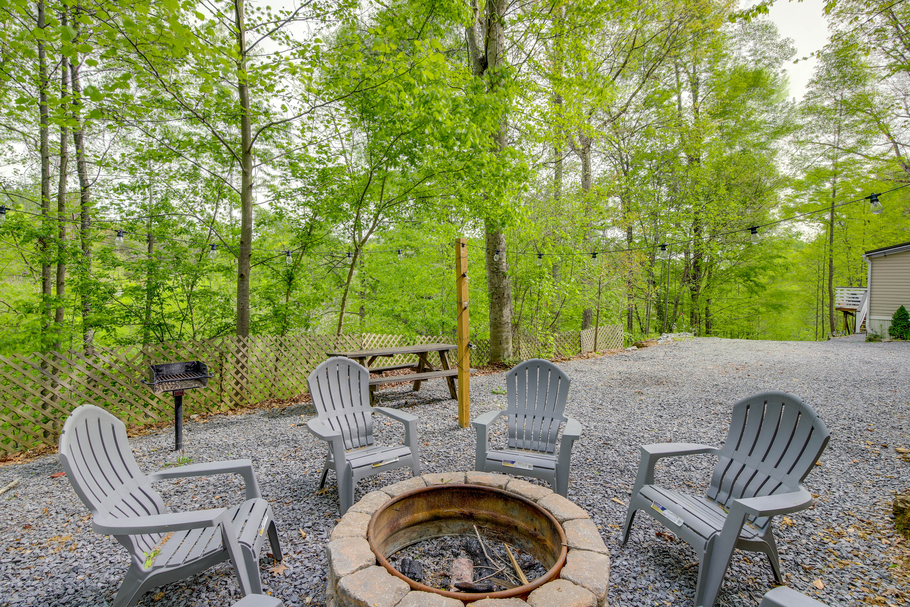 Property Image 1 - Private Sevierville Cabin: 10 Mi to Pigeon Forge!