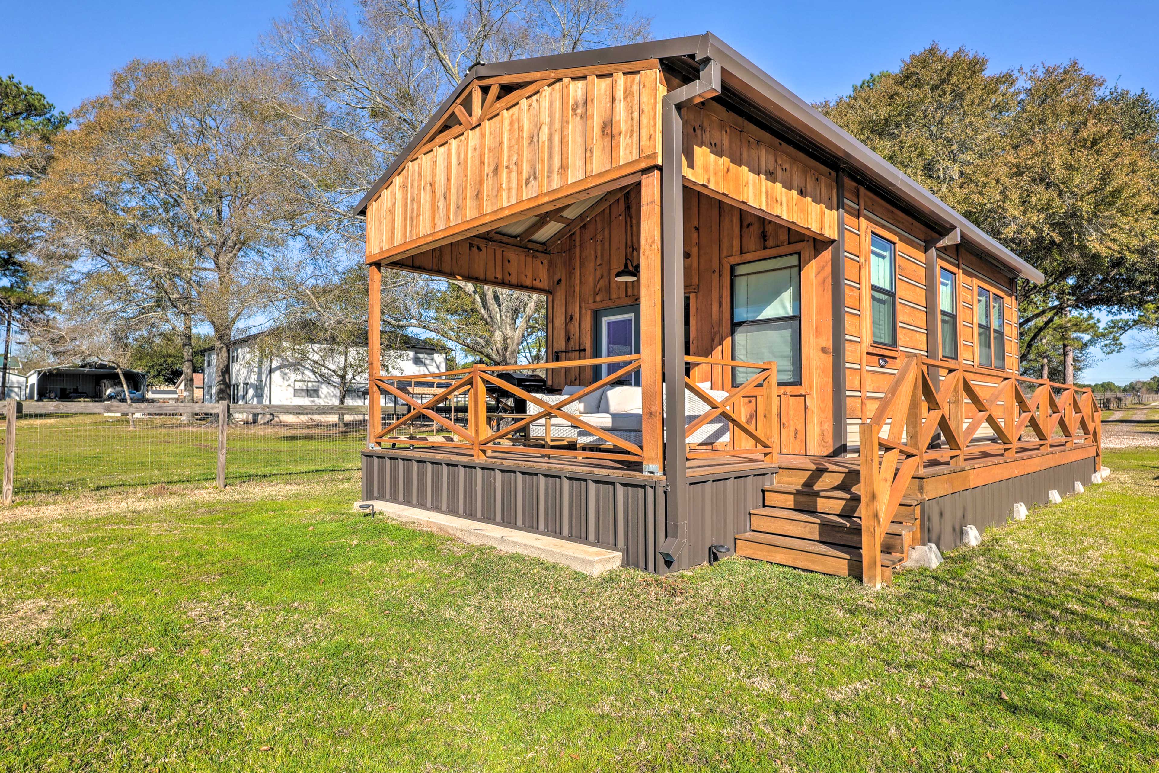 Cozy, New-Build Cabin: Steps to Lake Conroe!