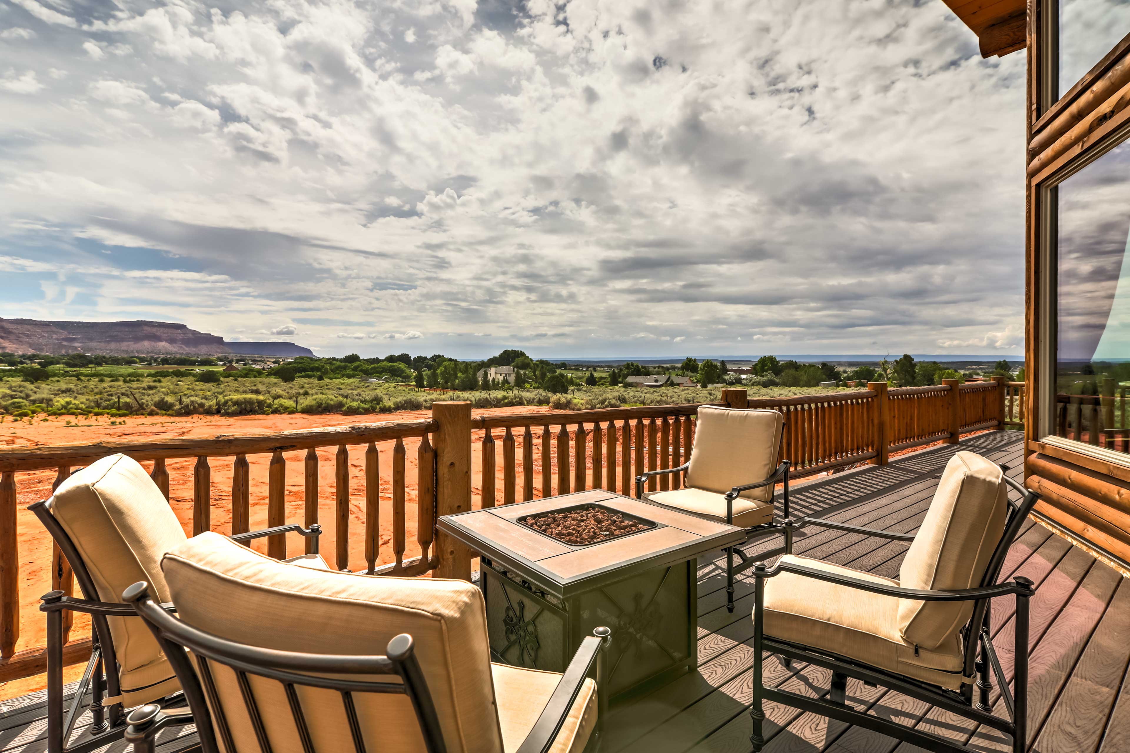 Property Image 1 - Dreamy Kanab Cabin w/ Hot Tub & Panoramic Views!