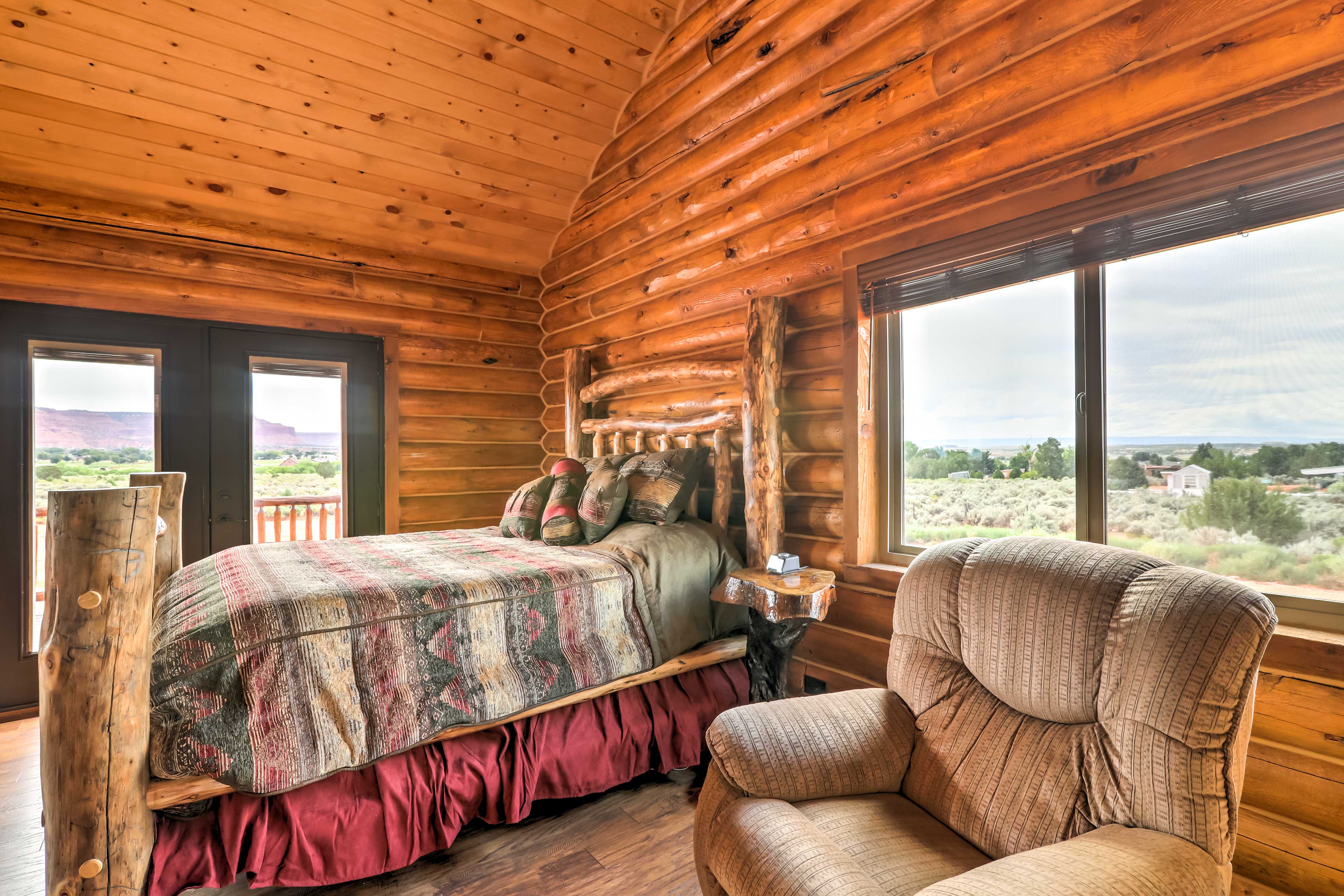 Property Image 2 - Dreamy Kanab Cabin w/ Hot Tub & Panoramic Views!