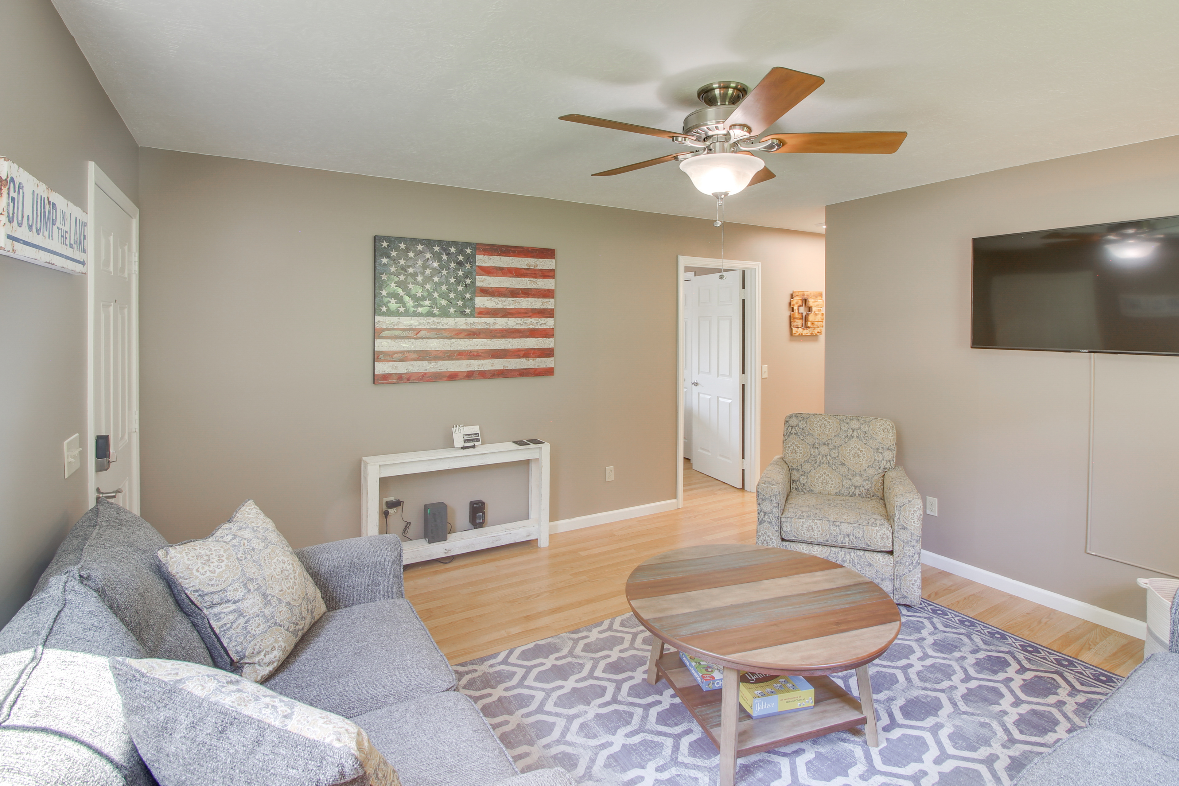 Walk to Main St: Inviting Byrdstown Home w/ Yard!