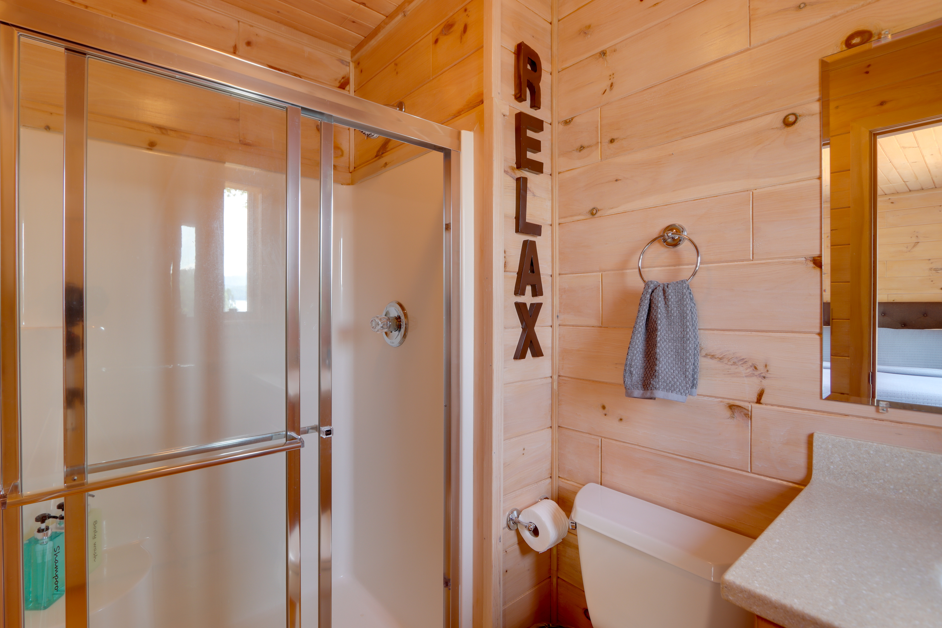 Mountain View Cabin on Lake Blue Ridge: Hot Tub!