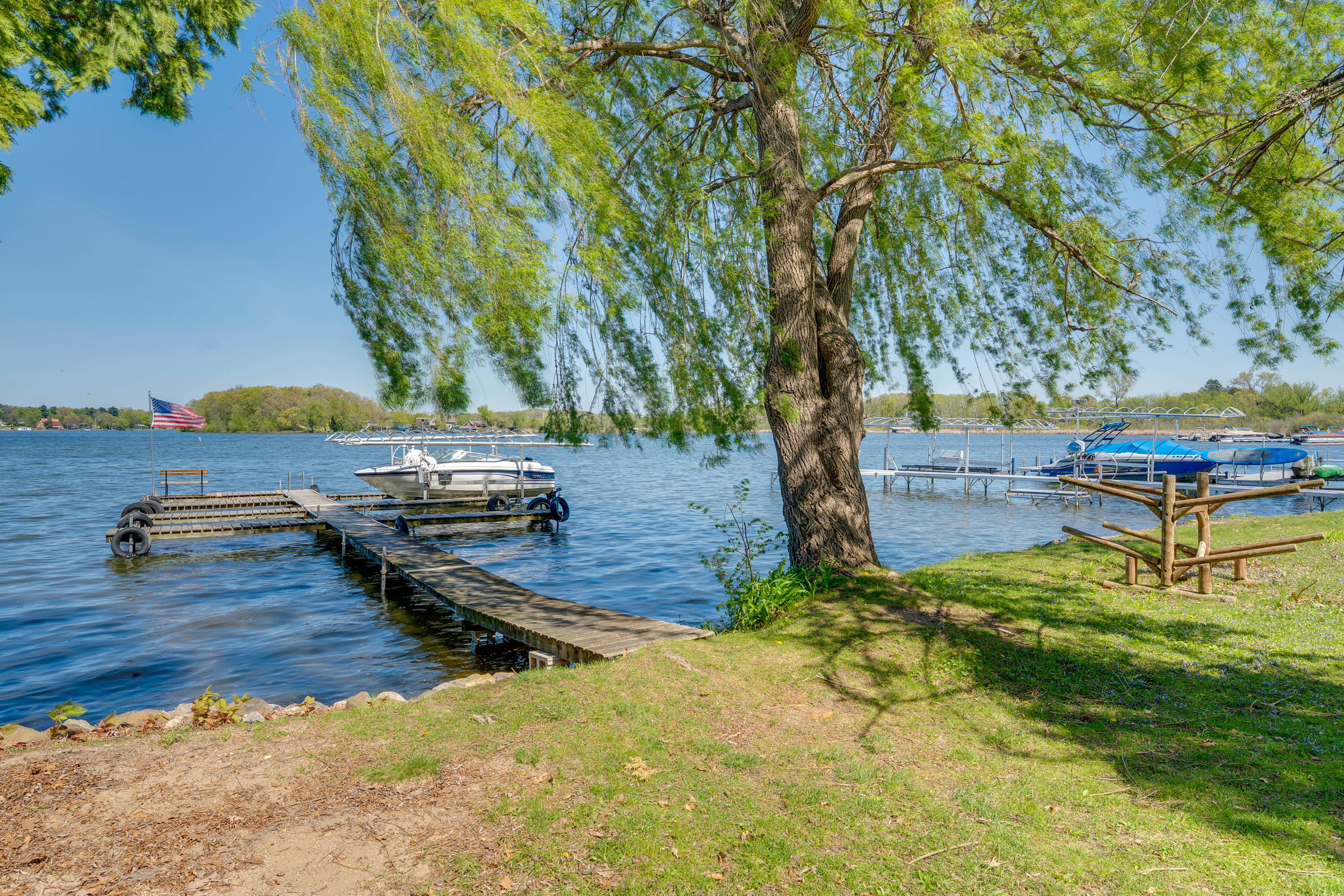 Charming Lake Ripley Cottage w/ Water View!