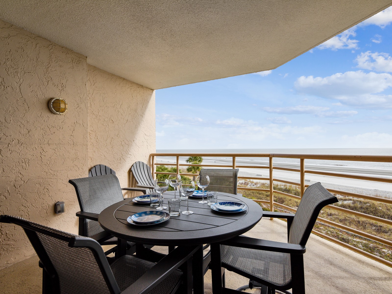 Enjoy Dining Outside, Listening to the Waves at 3433 Villamare