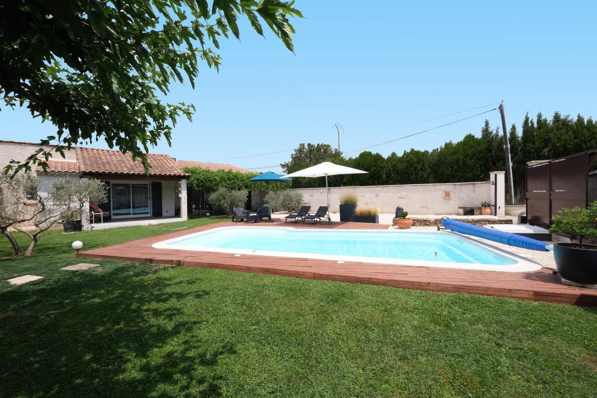 Property Image 1 - very pleasant house with swimming pool in mouriès, near Les baux de provence in the alpilles – 6 people