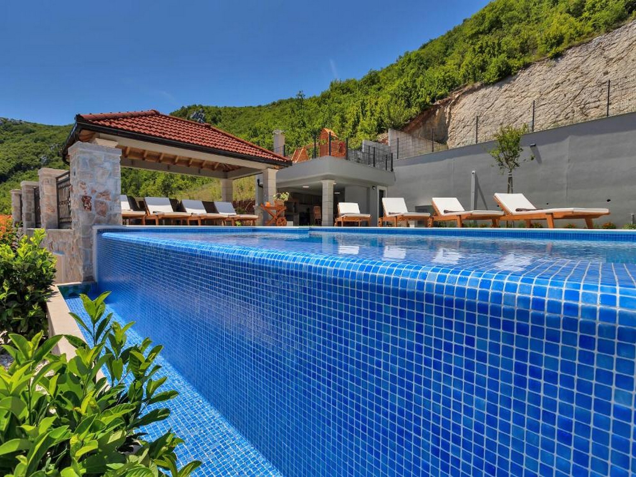 Property Image 2 - Five Bedroom Villa with Swimming Pool