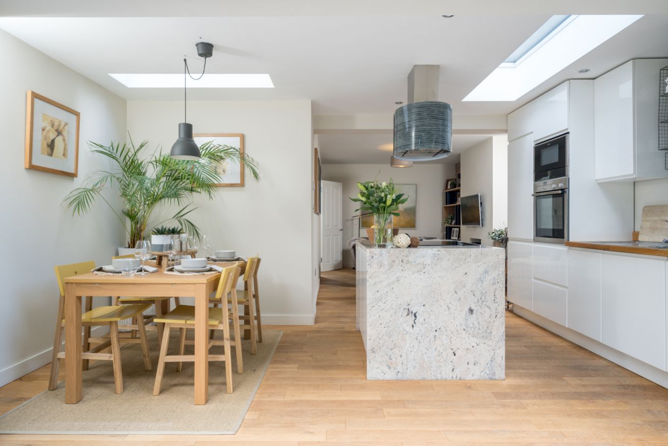 Property Image 2 - Suberb home with private garden and free parking in Clapham 