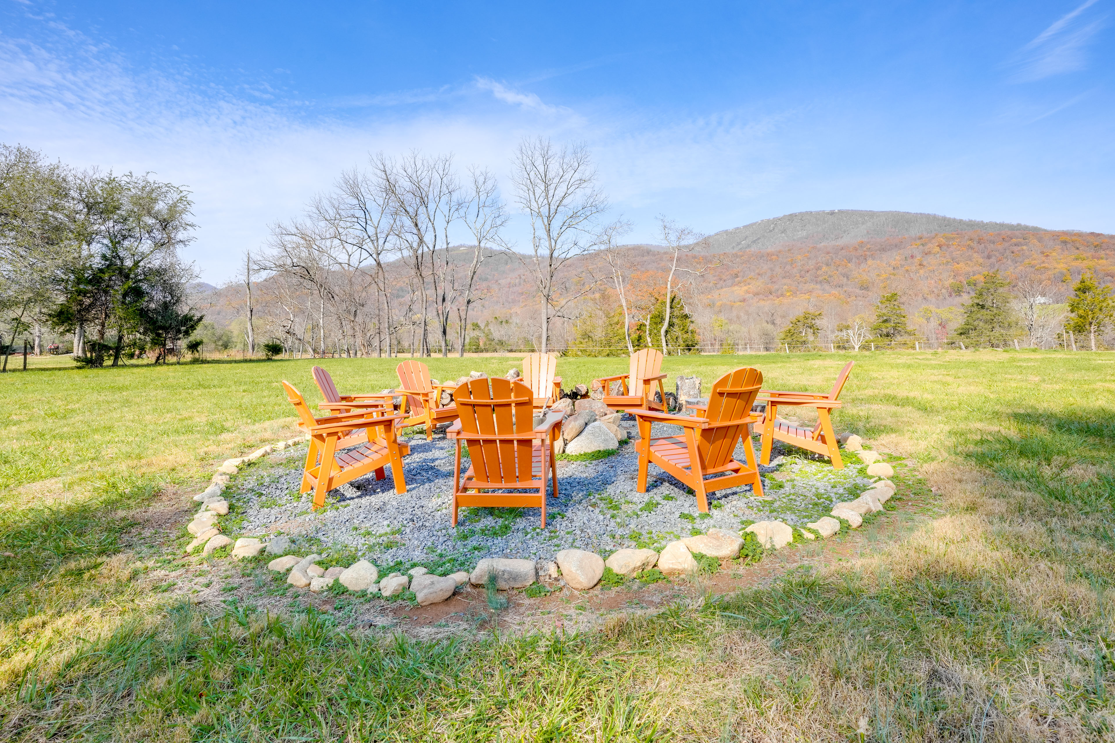 Home & Cottage Near Wintergreen Resort!