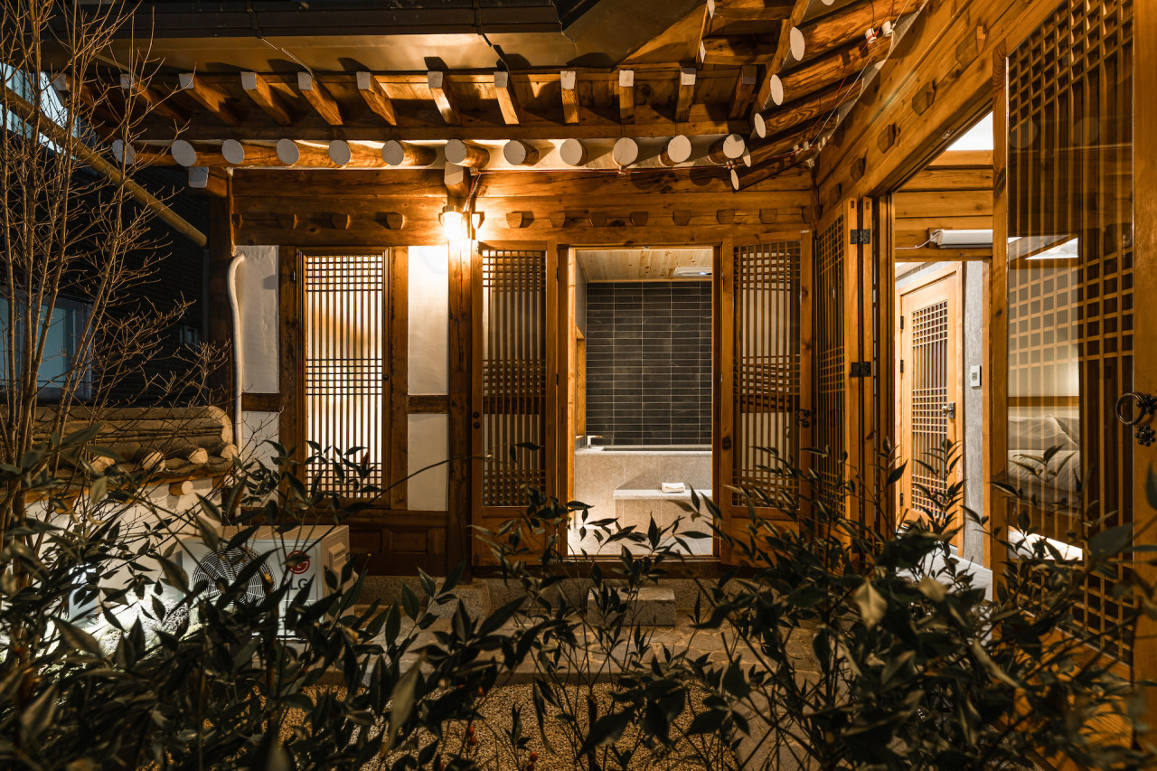 Property Image 1 - Luxury Hanok with private bathtub - Dongyeongjae Annex