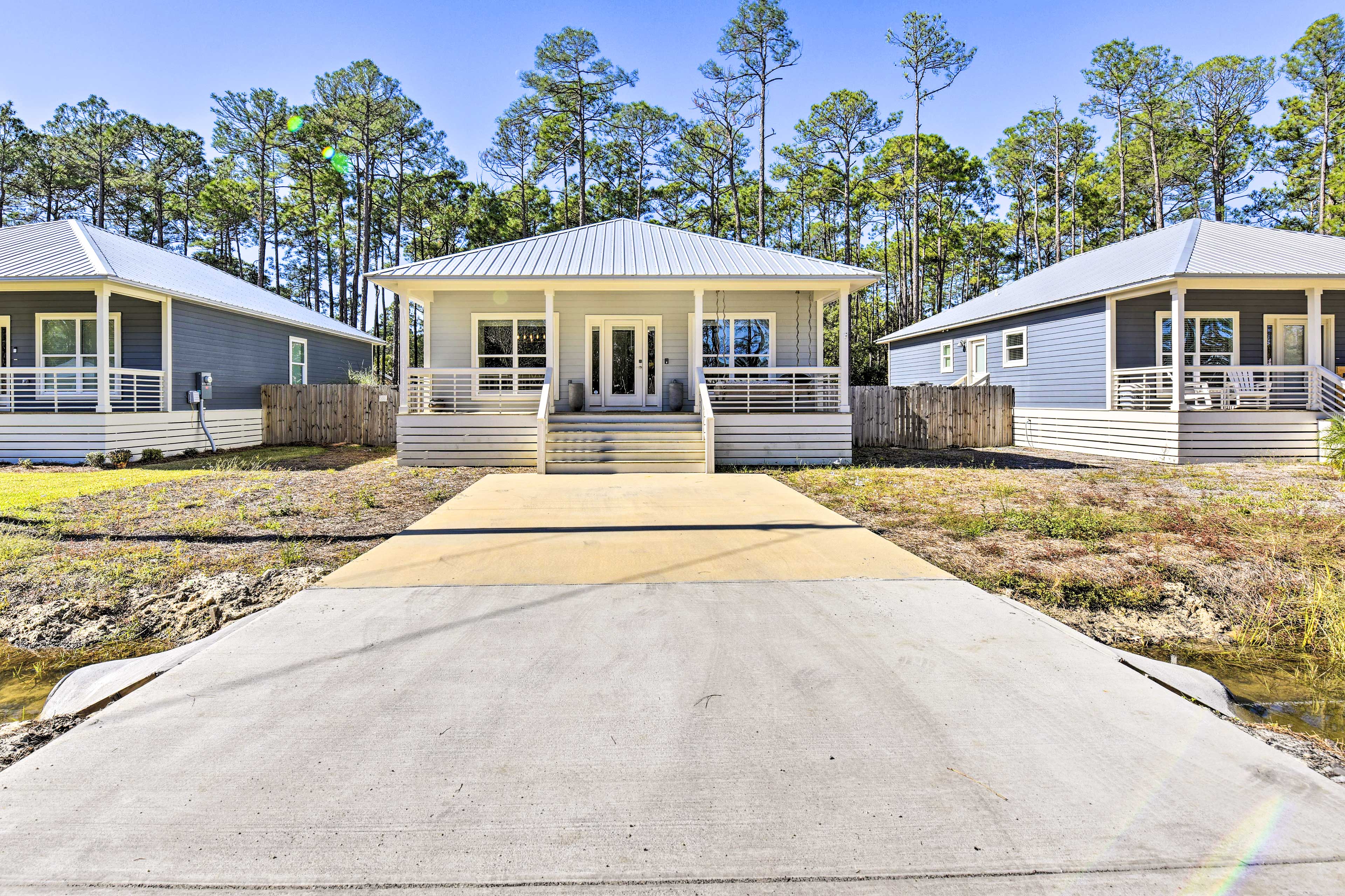 Modern Santa Rosa Beach Retreat w/ Yard & Patio!