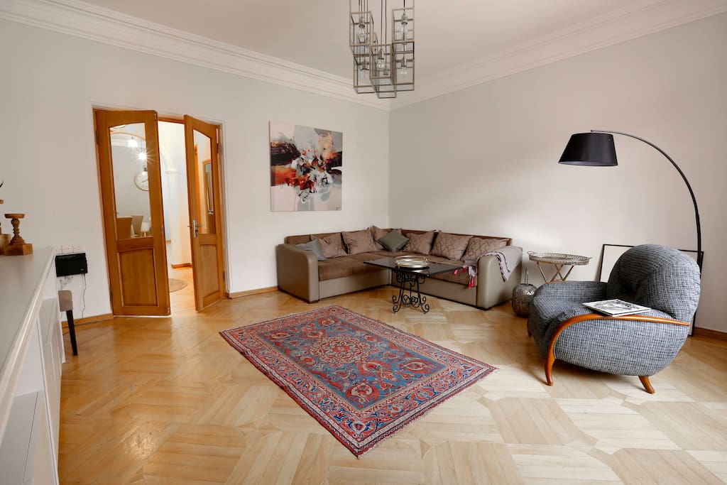 Enjoy relaxing in this bright and tranquil living room