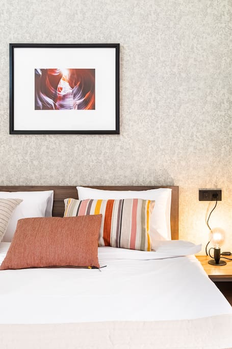 gin · ❤ City ❃EliteBuild ❃Self CheckIn❃ Balcony❃ Netflix