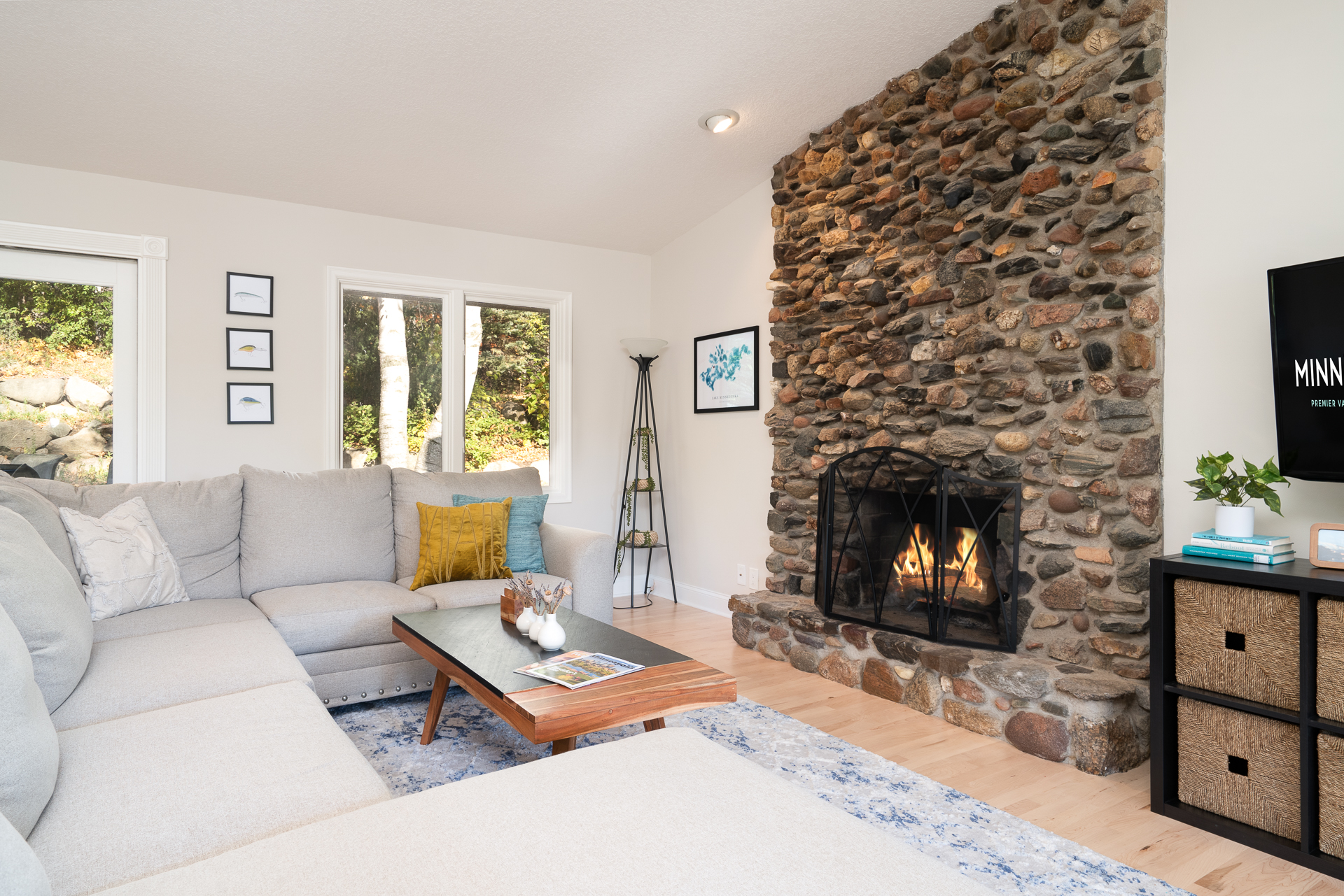 Enjoy this gorgeous home(Fireplace decor only)