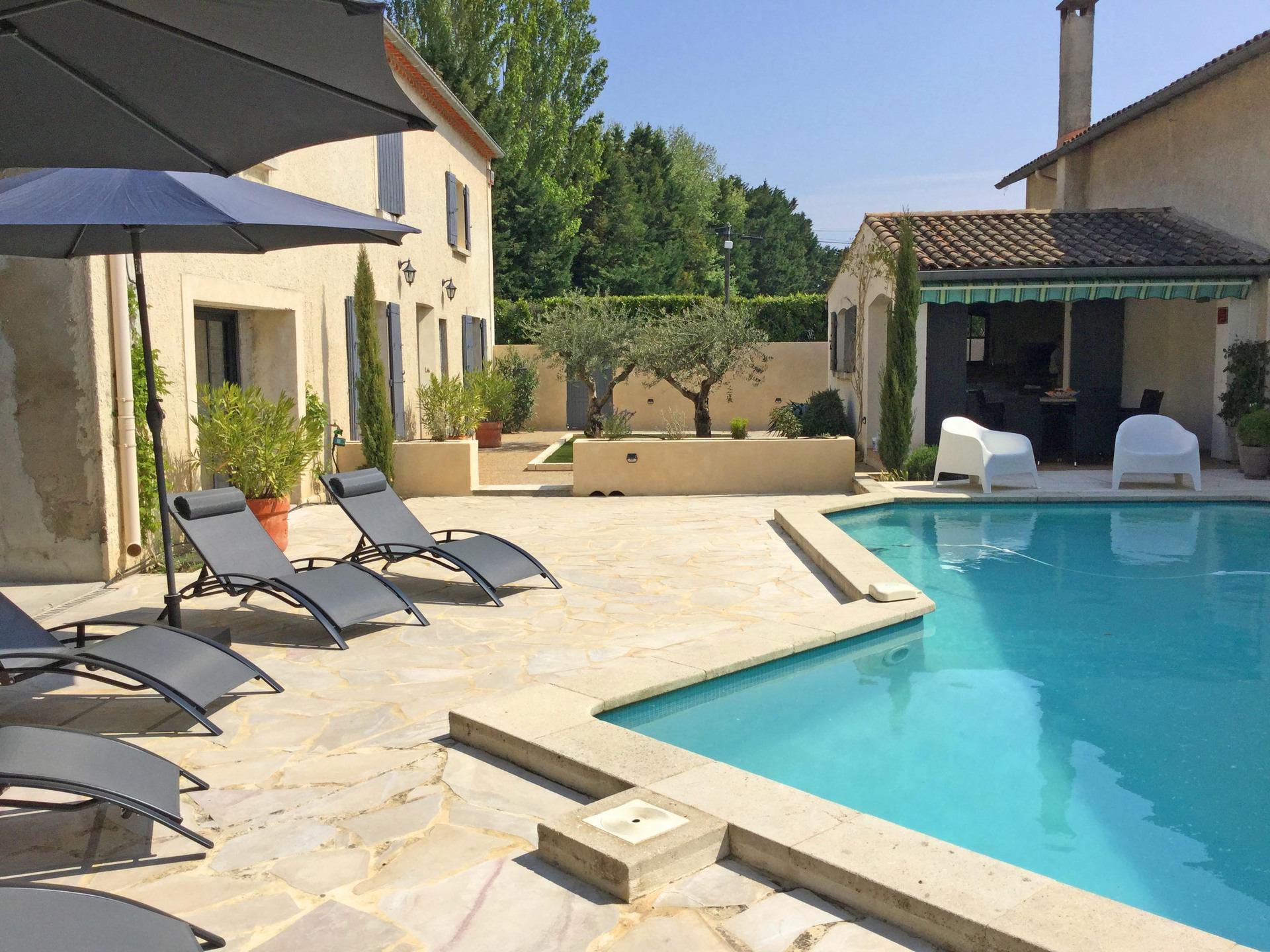 Property Image 2 - authentic provencal mas with pool, in the countryside of the village of sénas, close to the luberon and th