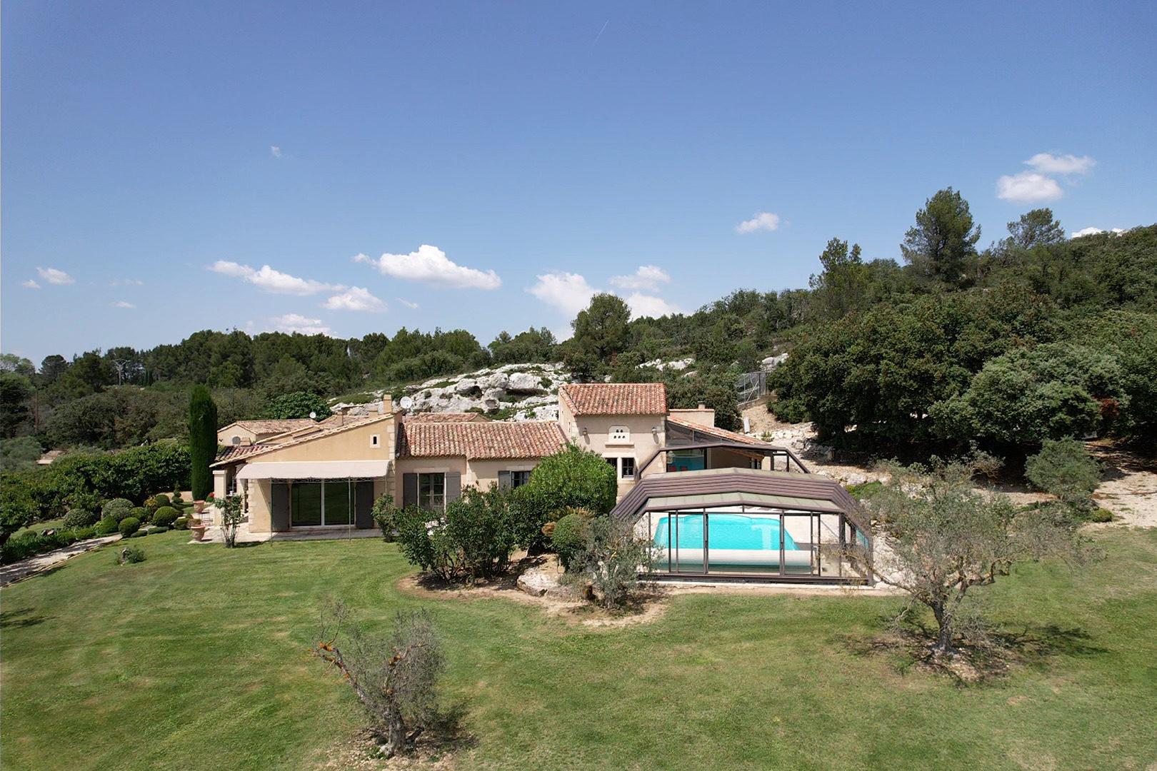 Property Image 1 - Charming villa with heated swimming pool near Eygalières, in the heart of the Regional Natural Park of the