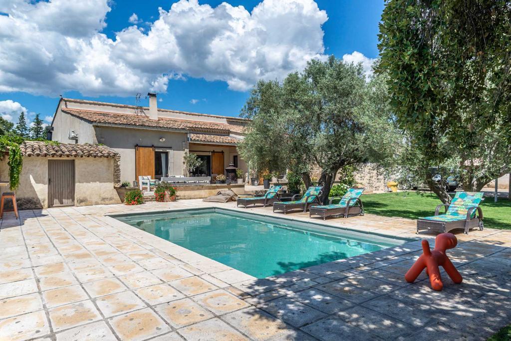 Property Image 2 - magnificent individual villa with heated swimming pool, in aureille, in the alpilles - 10 persons