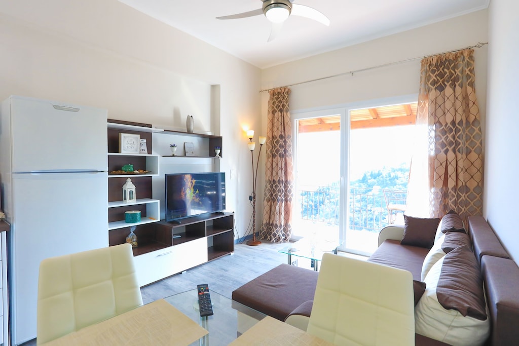 Lounge with balcony access