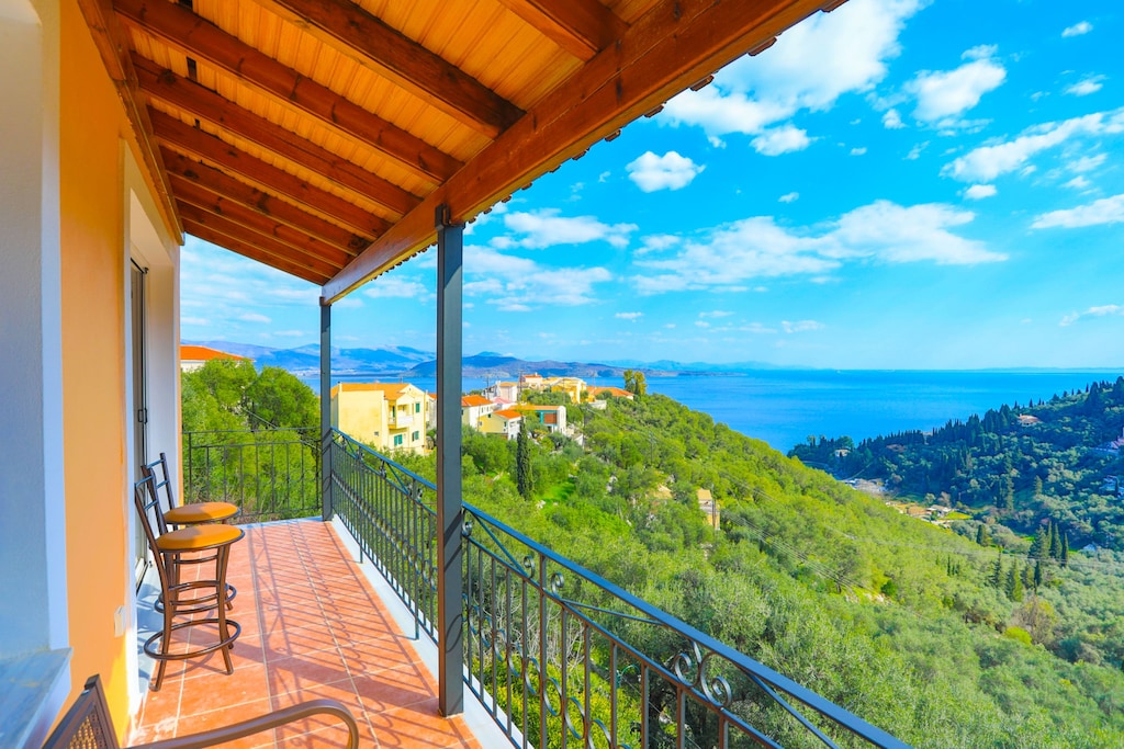 Amazing balcony sea views