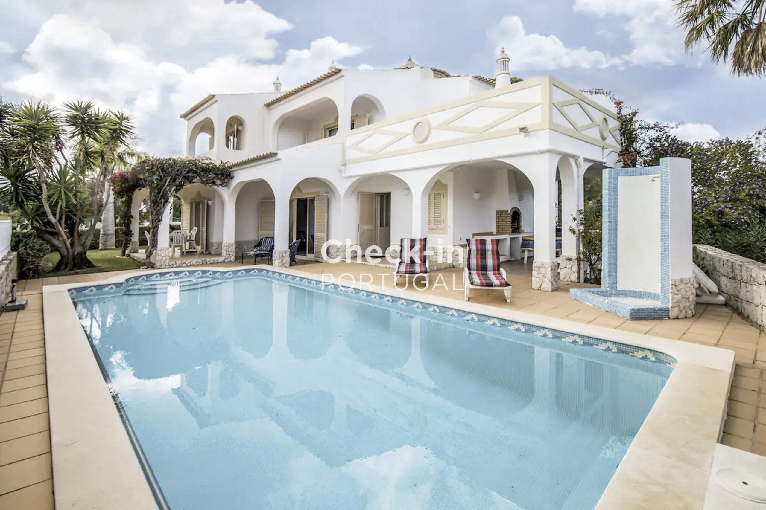 Villa in Albufeira for 8 people with a pool, fully equipped, near the beach.