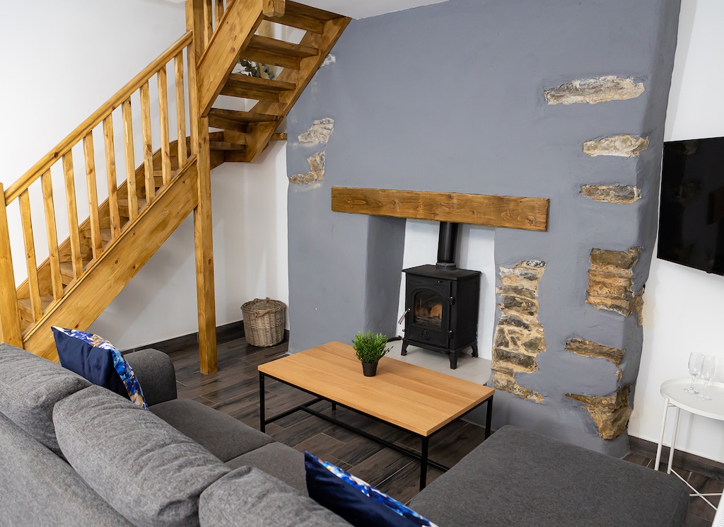 Shannon Castle Holiday Cottages Type C , Riverside Holiday Accommodation Available in Ballysteem, County Limerick