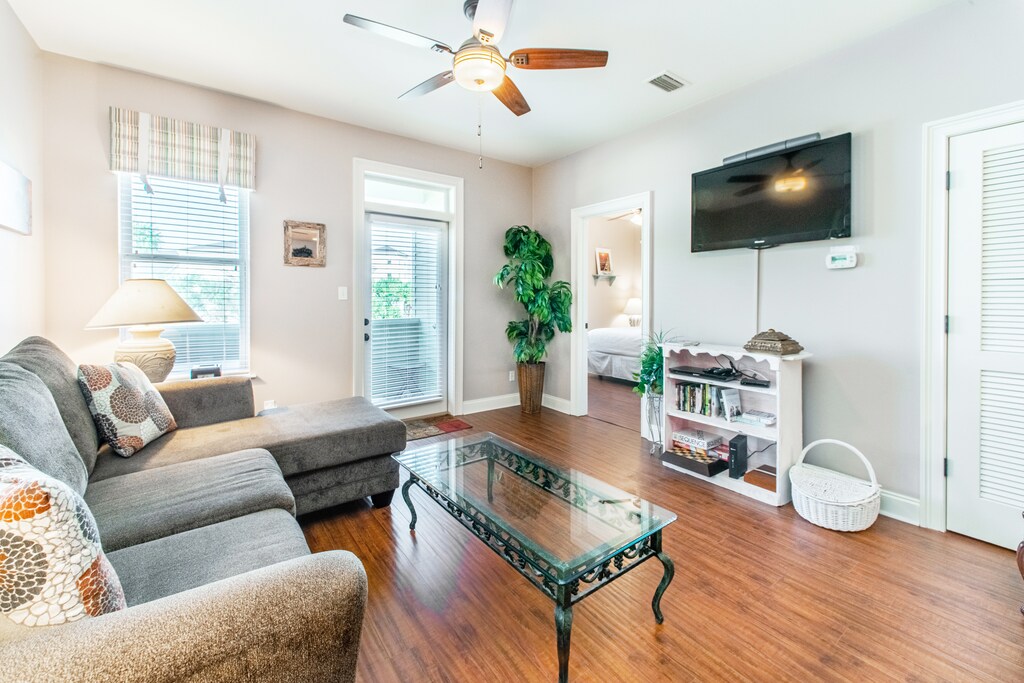 Large Flatscreen Tv to Enjoy