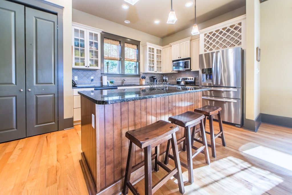 Additional seating at the eat-in kitchen bar