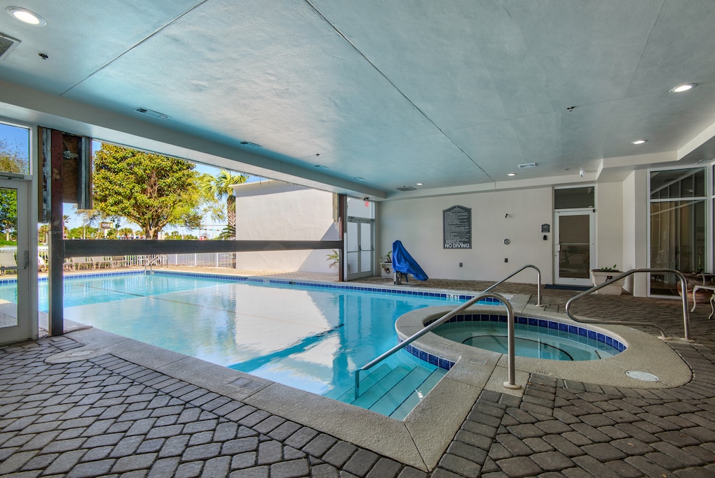 Indoor Outdoor poola