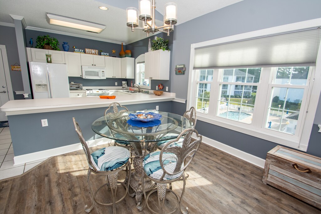 Kitchen and Dinning Room. 