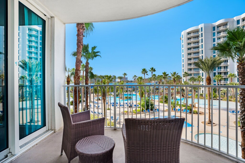 Palms of Destin 1311 balcony seating