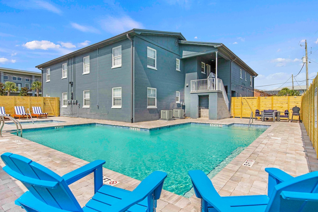 Peaceful and private Bluefish pool